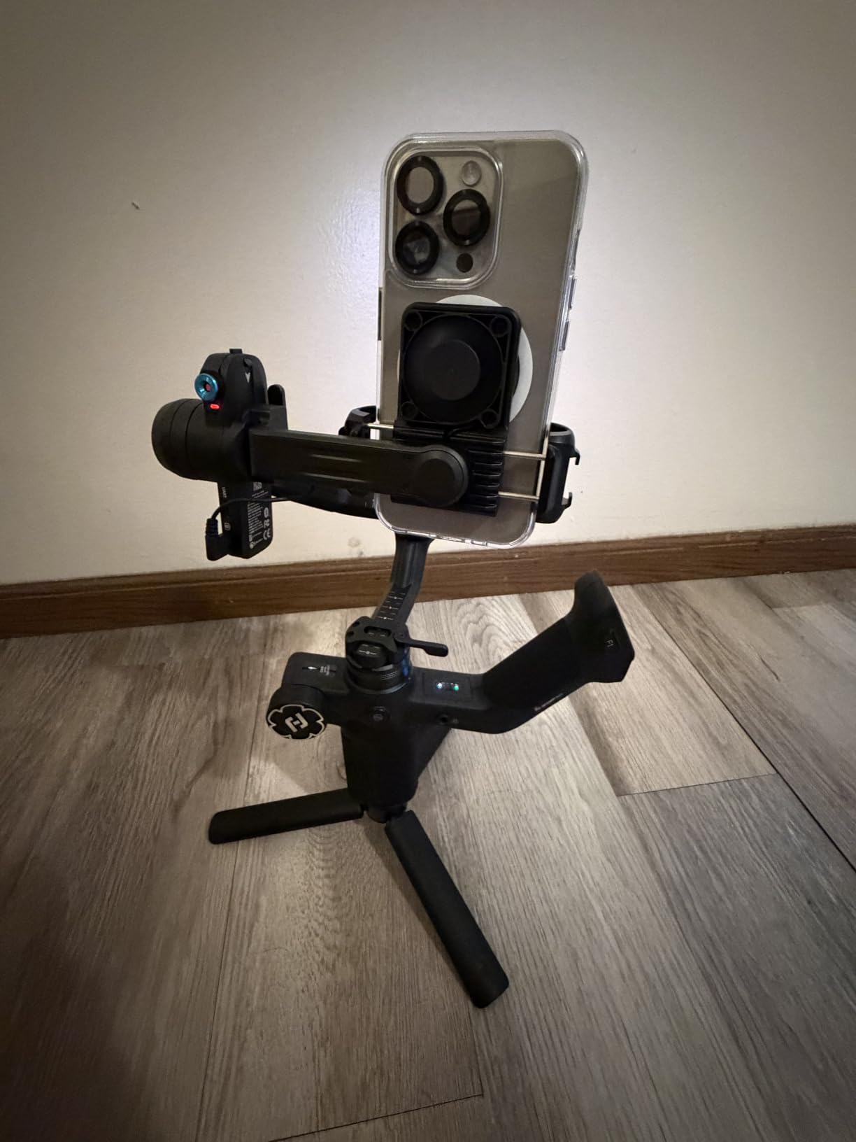 FeiyuTech SCORP Mini 3 Gimbal Stabilizer for Smartphone, Built-in AI Tracking Module & Cooling Fan, 2KG Payload 3-Axis Phone Gimbal with Integrated Grip Design, Gimbal Stabilizer for iPhone & Android customer photo 2