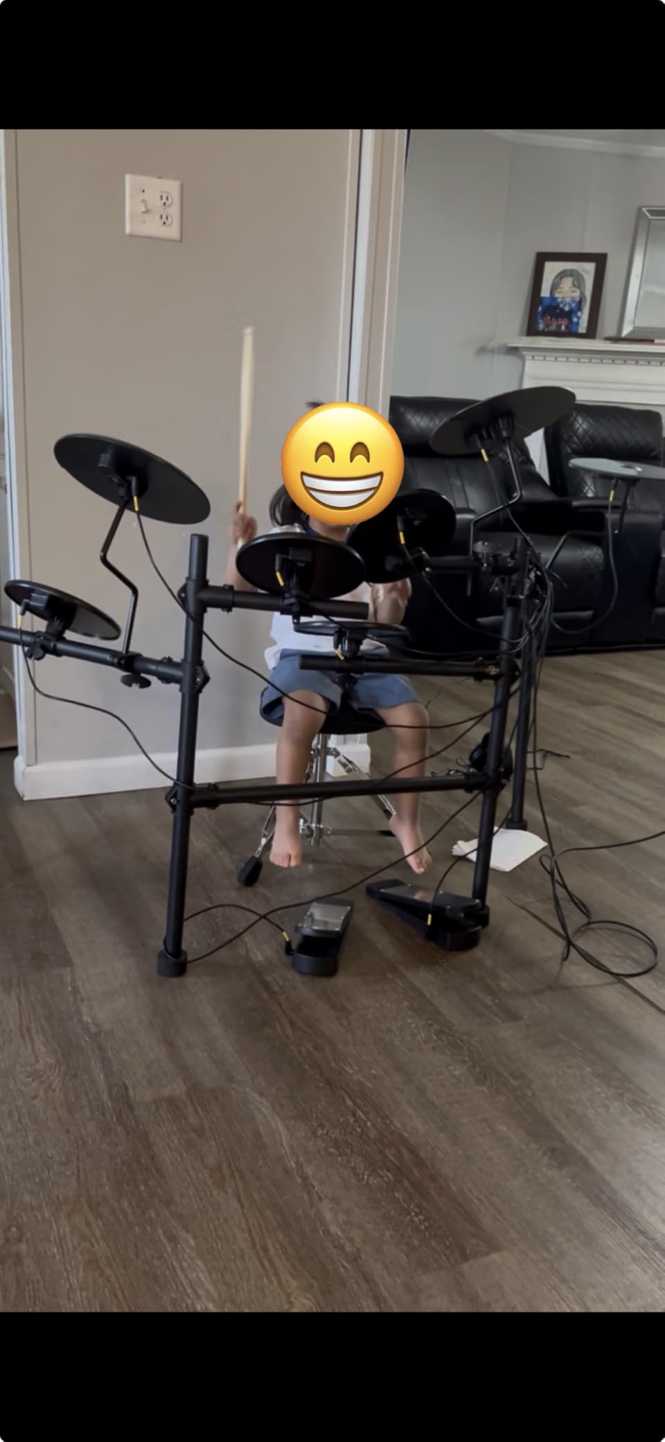 AODSK Electronic Drum Set With 4 Quiet Drum Pads,200 Sounds 20 Drum Kits customer photo 1