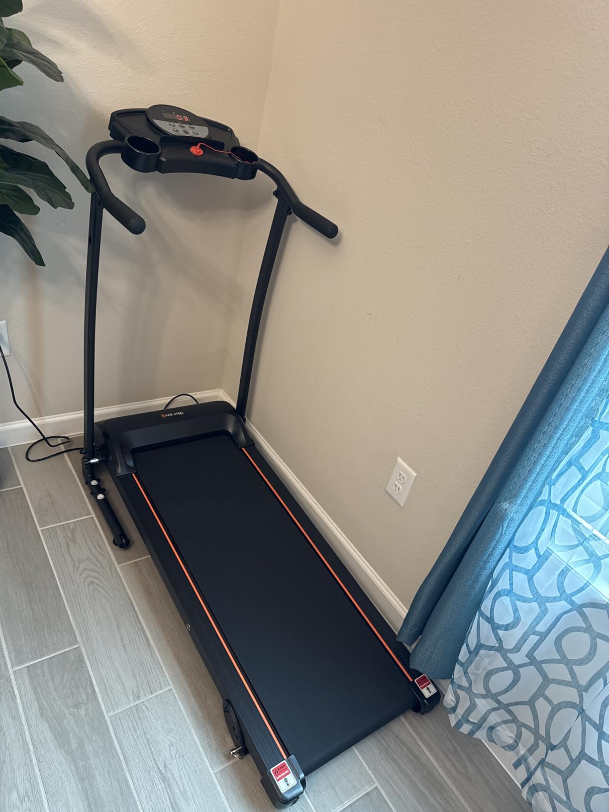 YUEJIQI Treadmill with 10%/25% Incline 8.5/10MPH for Office Home Gym customer photo 2
