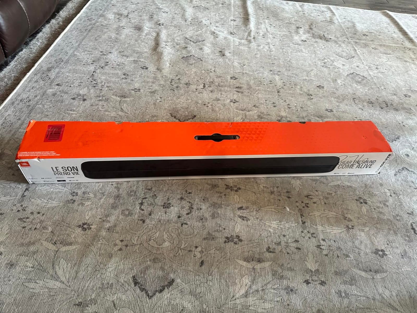 JBL Bar 300MK2-5.0 Channel All-in-one soundbar with Dolby Atmos, MultiBeam 3.0 & PureVoice 2.0, Easy Sound Calibration, ONE App and Works with Voice Assistant-Enabled Speakers (Black) customer photo 1