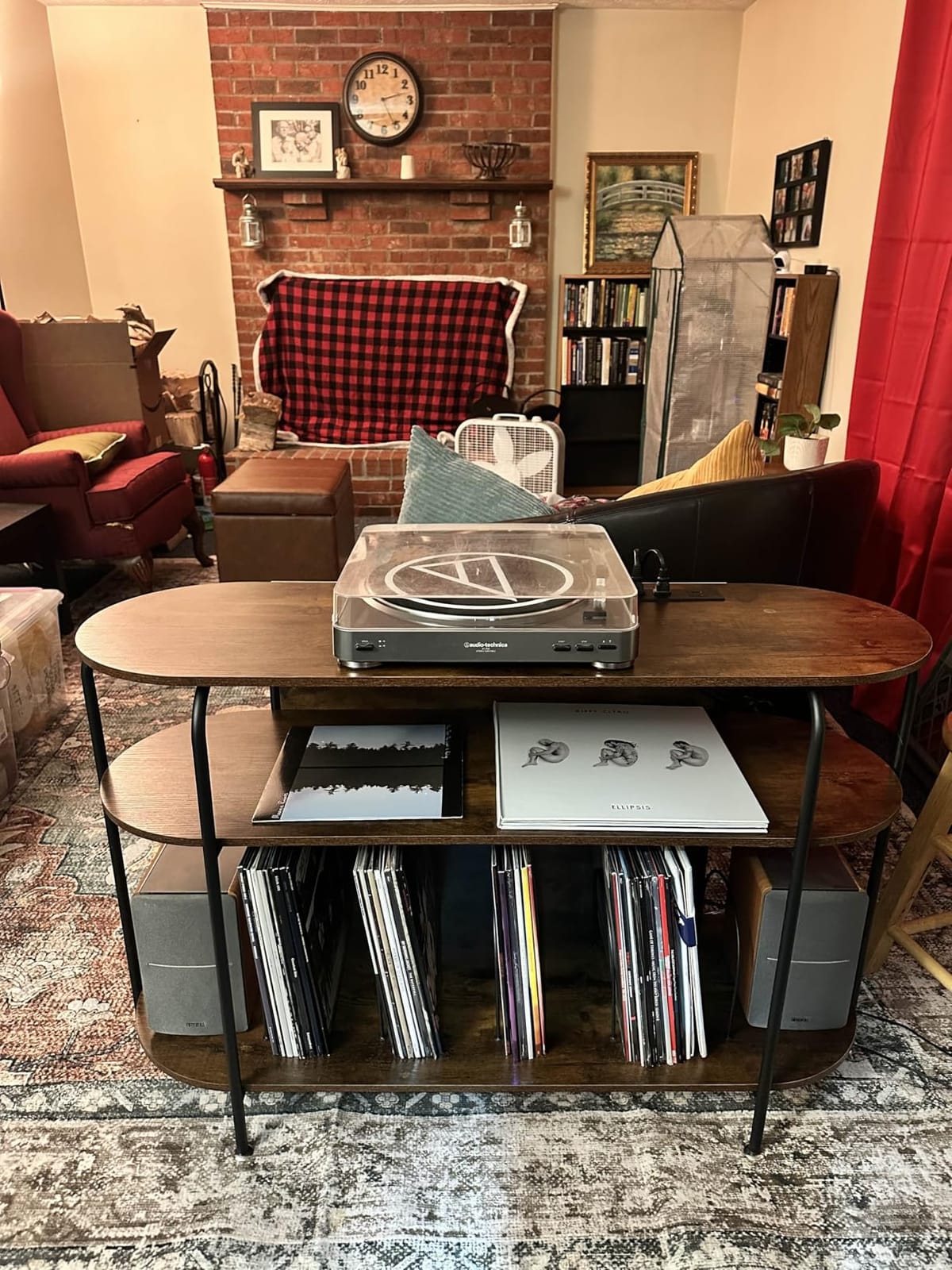 Faesun Large Record Player Stand with Vinyl Record Storage & Power Outlets, 500+ Albums Storage Cabinet, Sturdy 3-Tier Turntable Stand with Speaker Shelf, Easy Assembly,Vintage Brown customer photo 1
