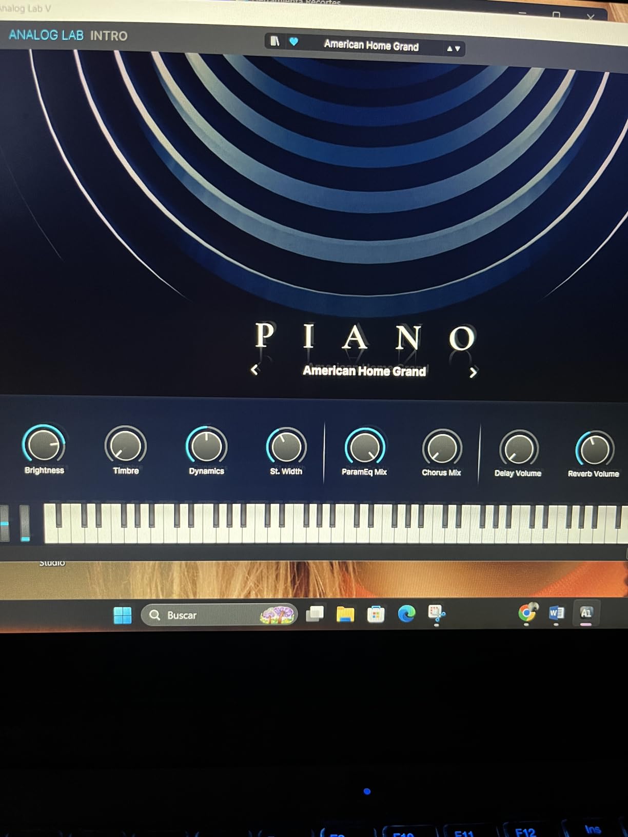 Arturia MiniLab 3 Universal MIDI Controller, Champagne customer photo 1