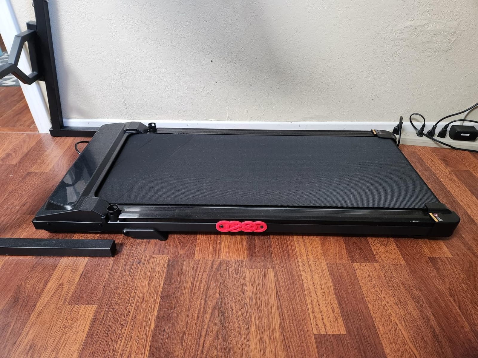 Walking Pad with Incline and Handle Bar, Portable Treadmill for Home Small, Electric Walking Pads Treadmills with Handles, Compact Treadmills with Incline for Small Spaces, 3.0HP, 0.6-7.6MPH, 350LBS customer photo 1