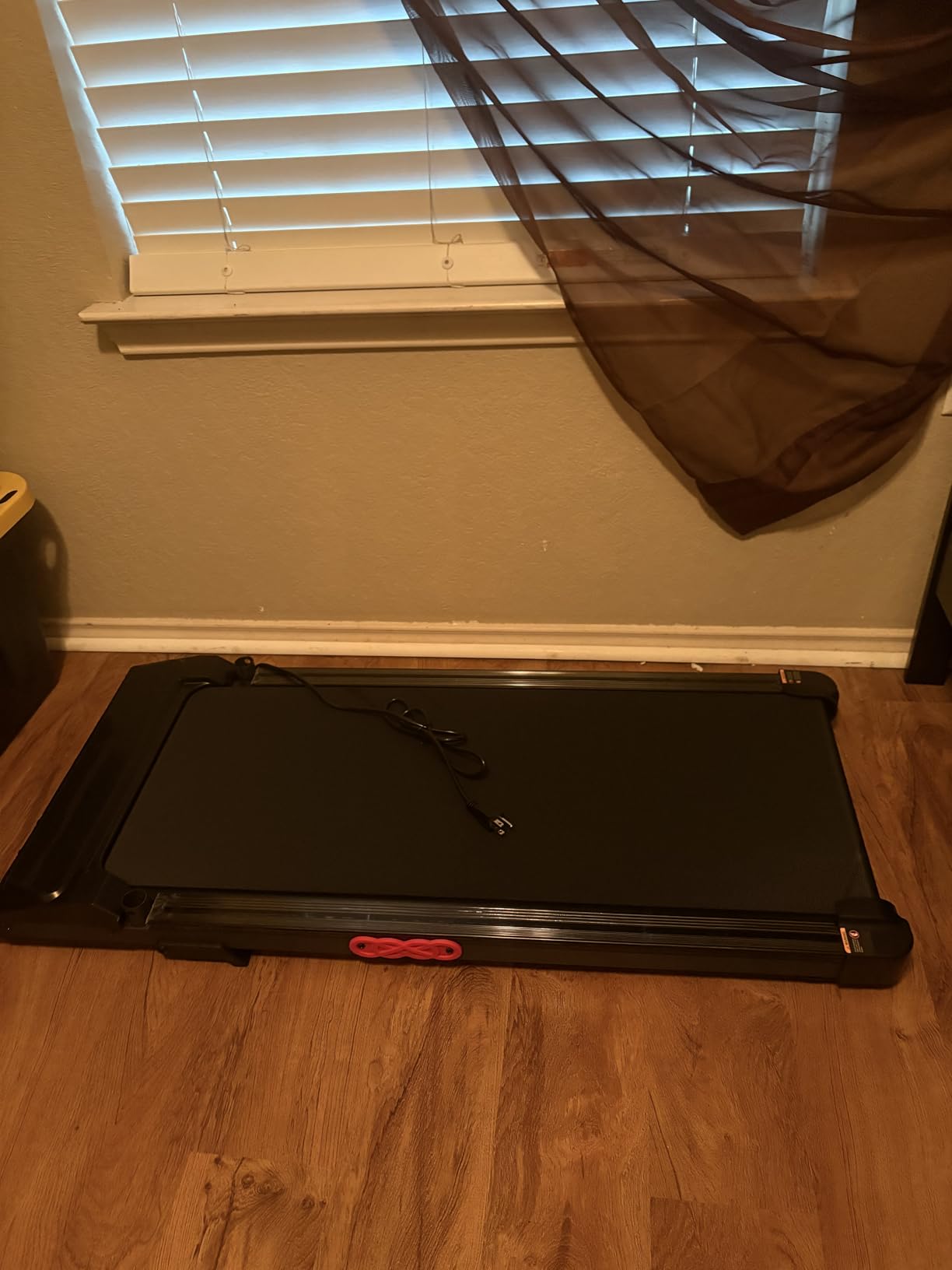 Small Treadmill for Home, Walking Pad Treadmill with Incline and Handle Bar, 3.0HP Electric Under Desk Treadmill for Small Space, 0.6-7.6MPH Portable Mini Exercise Treadmills, 350LBS Capacity customer photo 2
