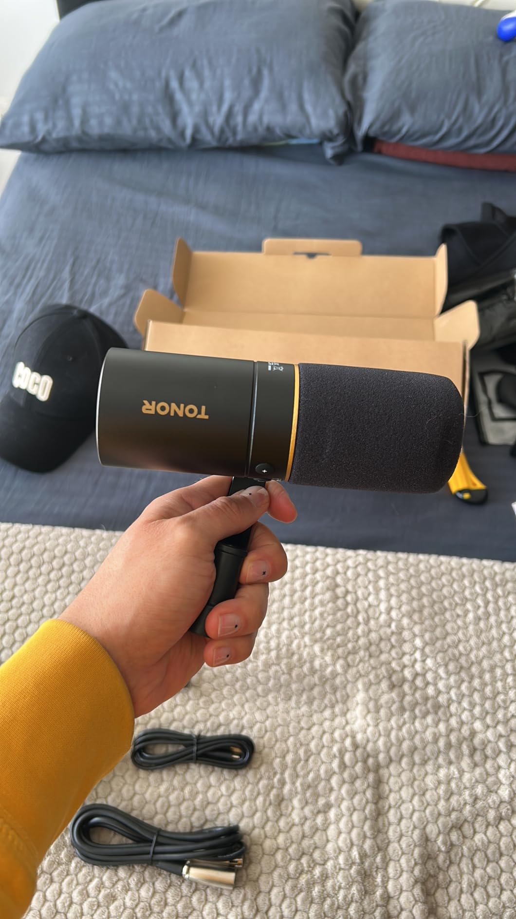 TONOR Dynamic Podcast Microphone for Content Creators, Cardioid XLR/USB Mic customer photo 1