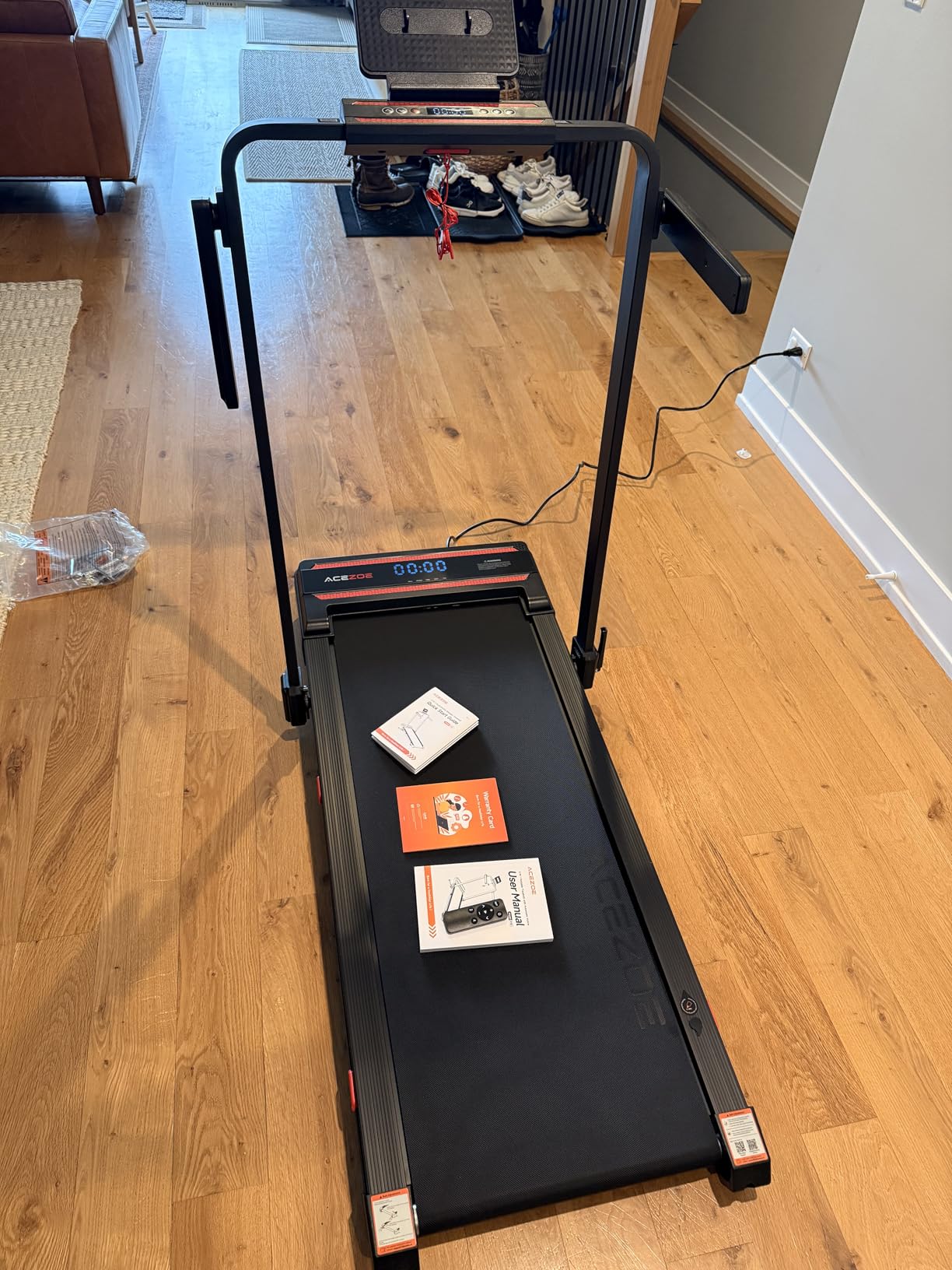 Foldable Walking Pad with 0-15% Auto Incline and Handle Bar, Under Desk Treadmill with 300LBS Weight Capacity, 3.0HP Quiet Treadmills for Home with Speaker, APP & Remote Control customer photo 1