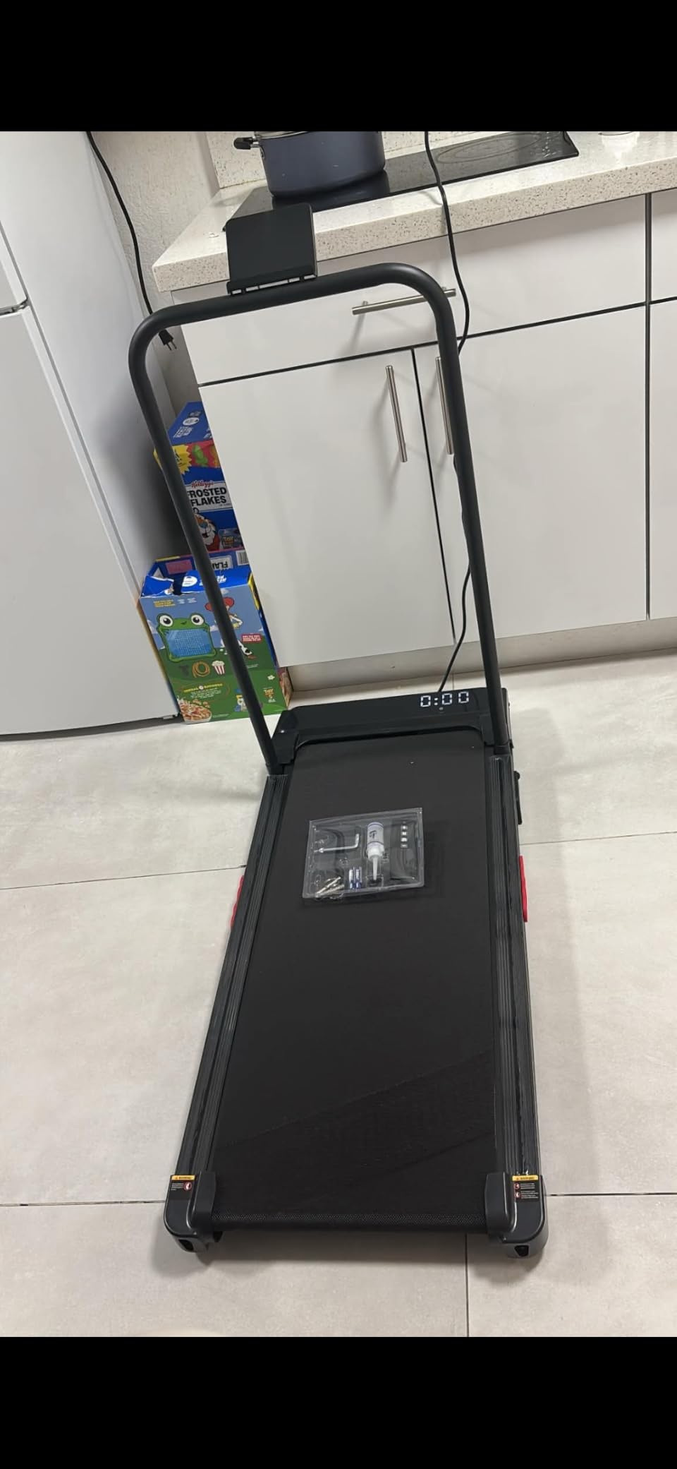 Portable Walking Pad Treadmill with Handle Bar and Incline for Home, 0.6-7.6MPH Under Desk Treadmill for Home Small, 350LBS Small Treadmills with Handles, 3.0HP Treadmills for Exercising customer photo 1