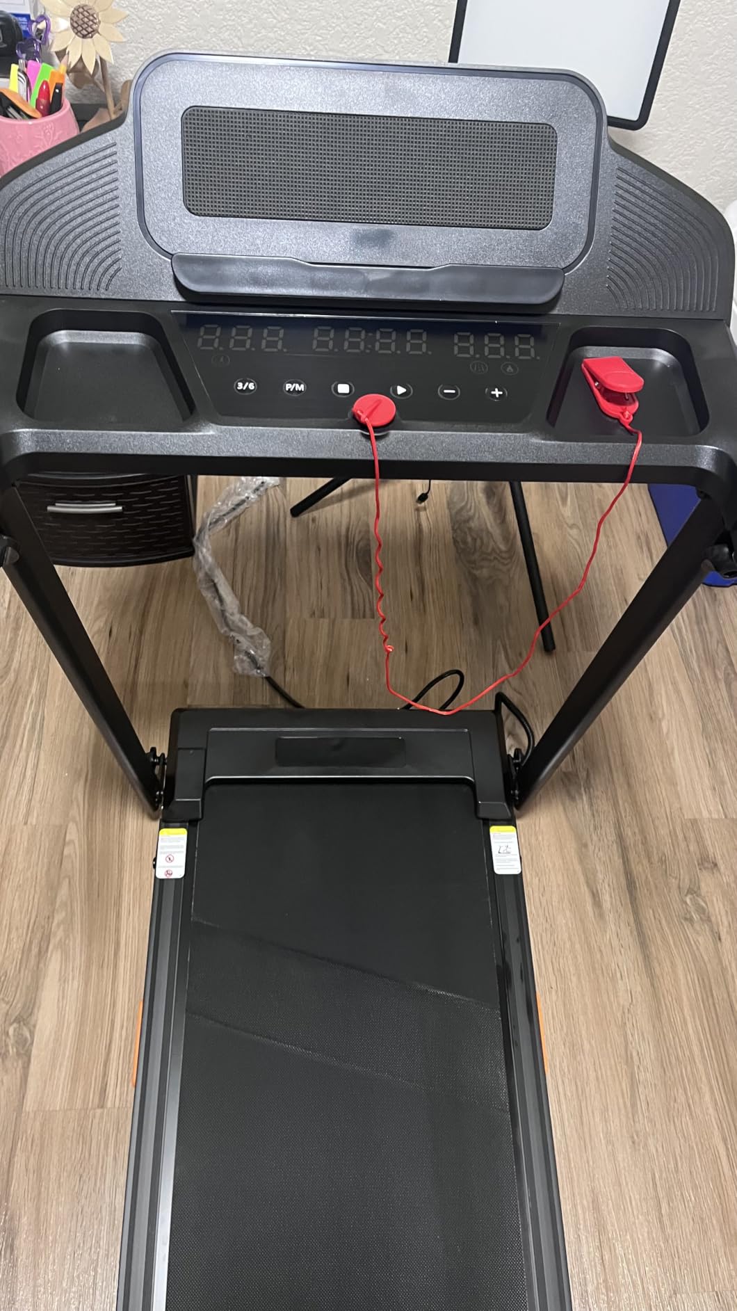 CURSOR FITNESS 16% Incline Treadmills for Home with 3 LED Displays customer photo 1
