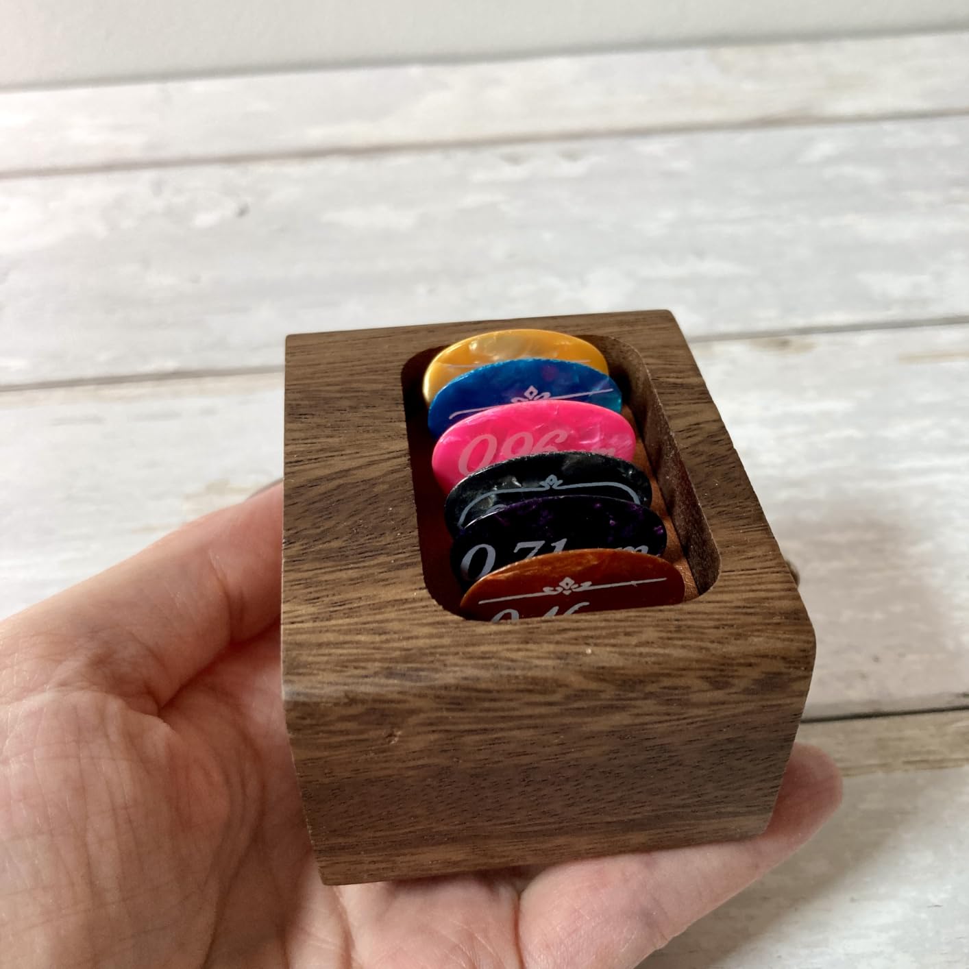 Guitar Pick Holder with 6 Guitar Picks, Walnut Vintage Amp Style Guitar Pick Case, for Guitar Players and Musicians customer photo 2