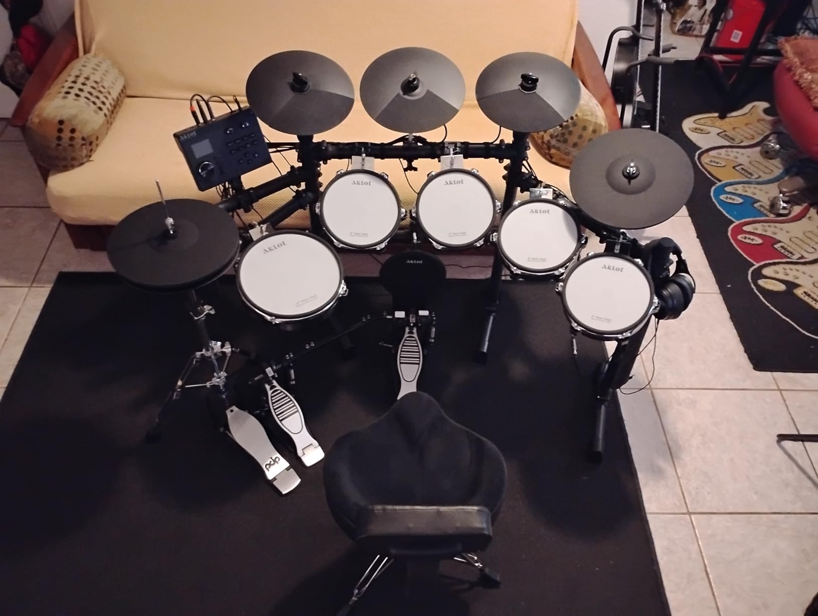 AKLOT Expanded-Size Electric Drum Set: 12'' Two-Piece Standalone Hi-Hat, Independent Kick Drum and 10'' Dual-Zone Snare, 12'' Triple-Zone Ride Cymbal, All Mesh Heads, 460 Sounds, Mesh Bass Drum, White customer photo 1