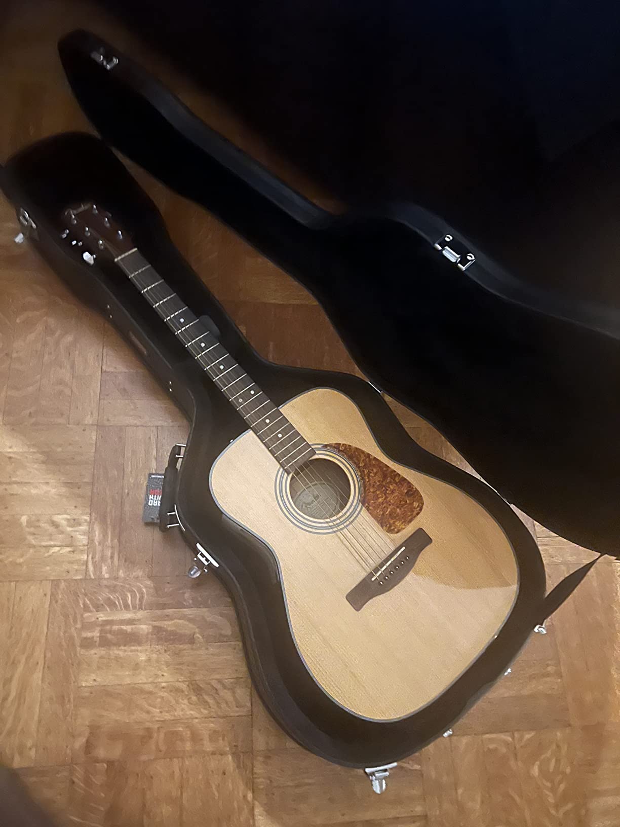 Gator Cases Traditonal Series Hard-Shell Wood Case for 6 or 12-String Dreadnought Style Acoustic Guitars, (GWE-DREAD 12) customer photo 1