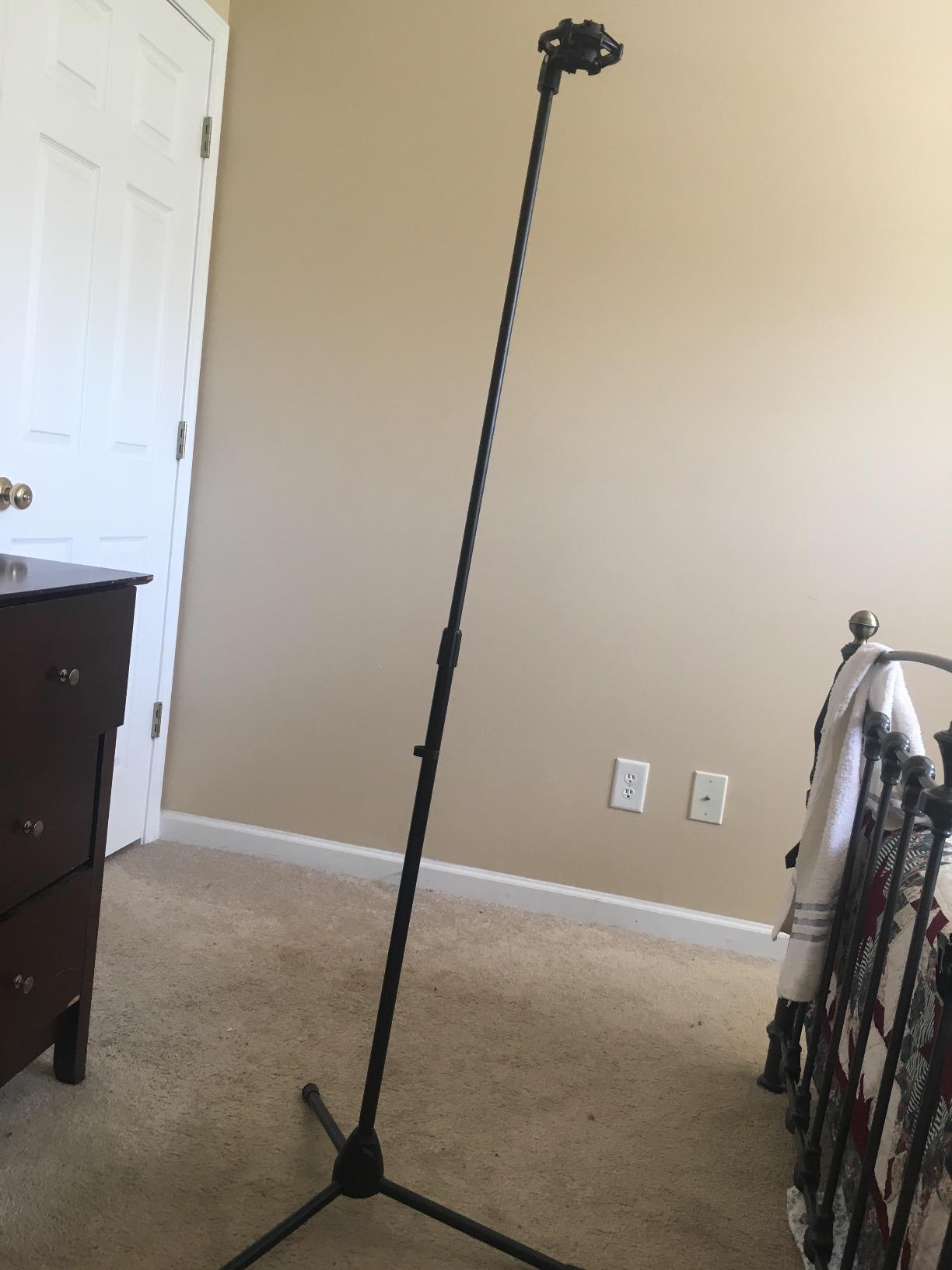 On-Stage MS7700B Tripod-Base Mic Stand (Setup for Vocal and Instrument Microphones, Adjustable Height, 5/8″-27 Threading, Portable, Folding, Nonslip Rubber Feet, Cable Clip, Steel, Black) customer photo 2