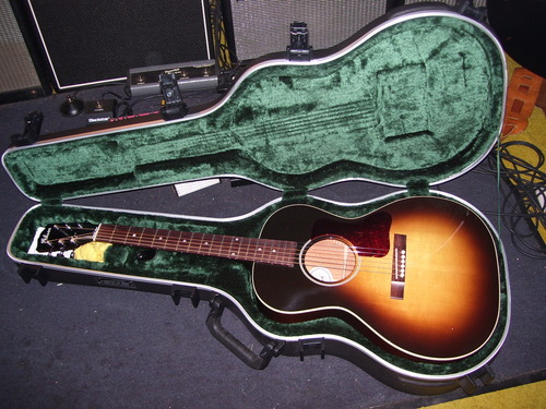 SKB 1SKB-000 Size Acoustic Shaped Hardshell - TSA Latch, Over-Molded Handle customer photo 1