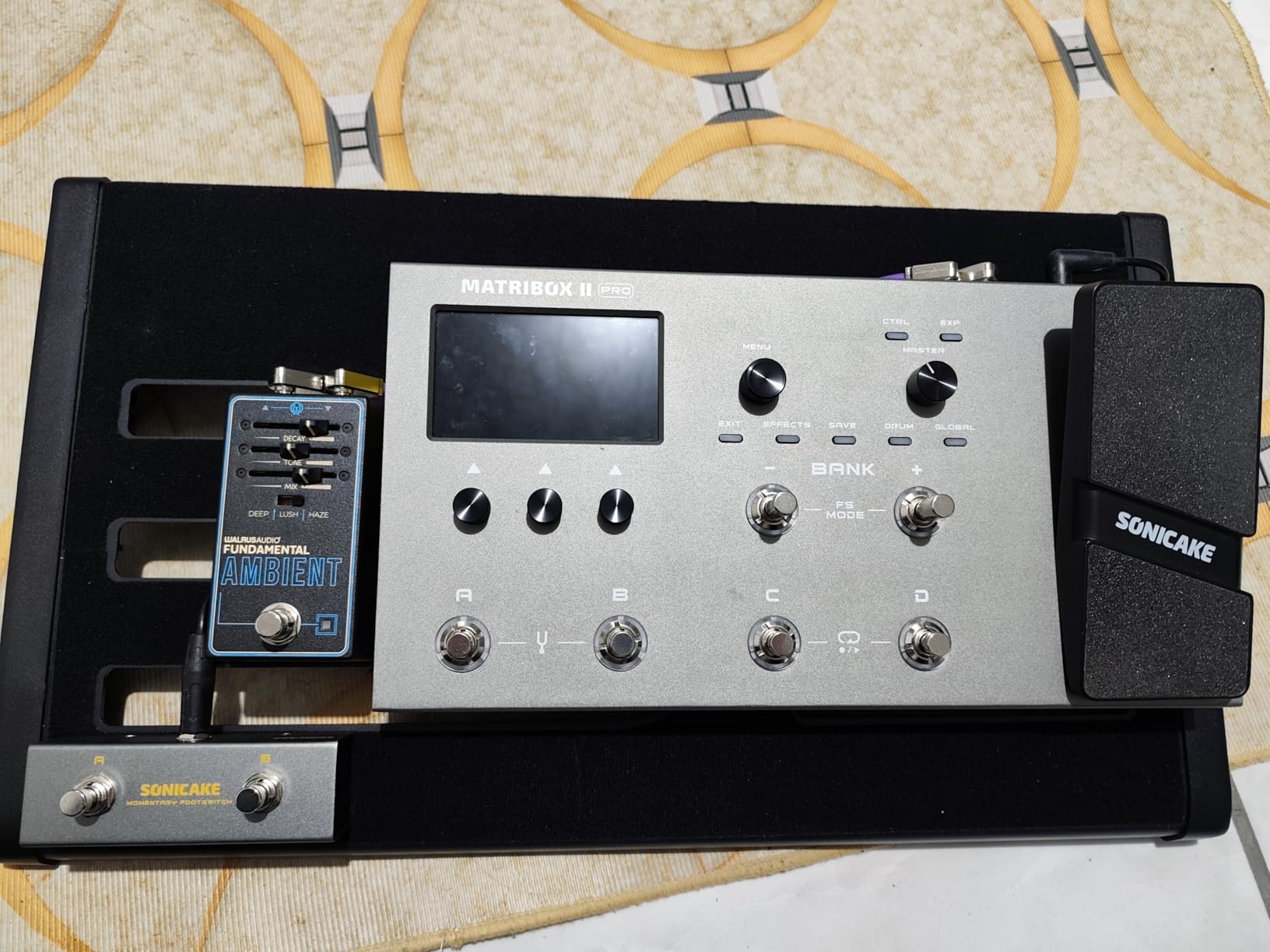 Donner DB-3 Guitar Pedal Board, Aluminum, 20 x 11.4 x 4 in, Bag customer photo 1