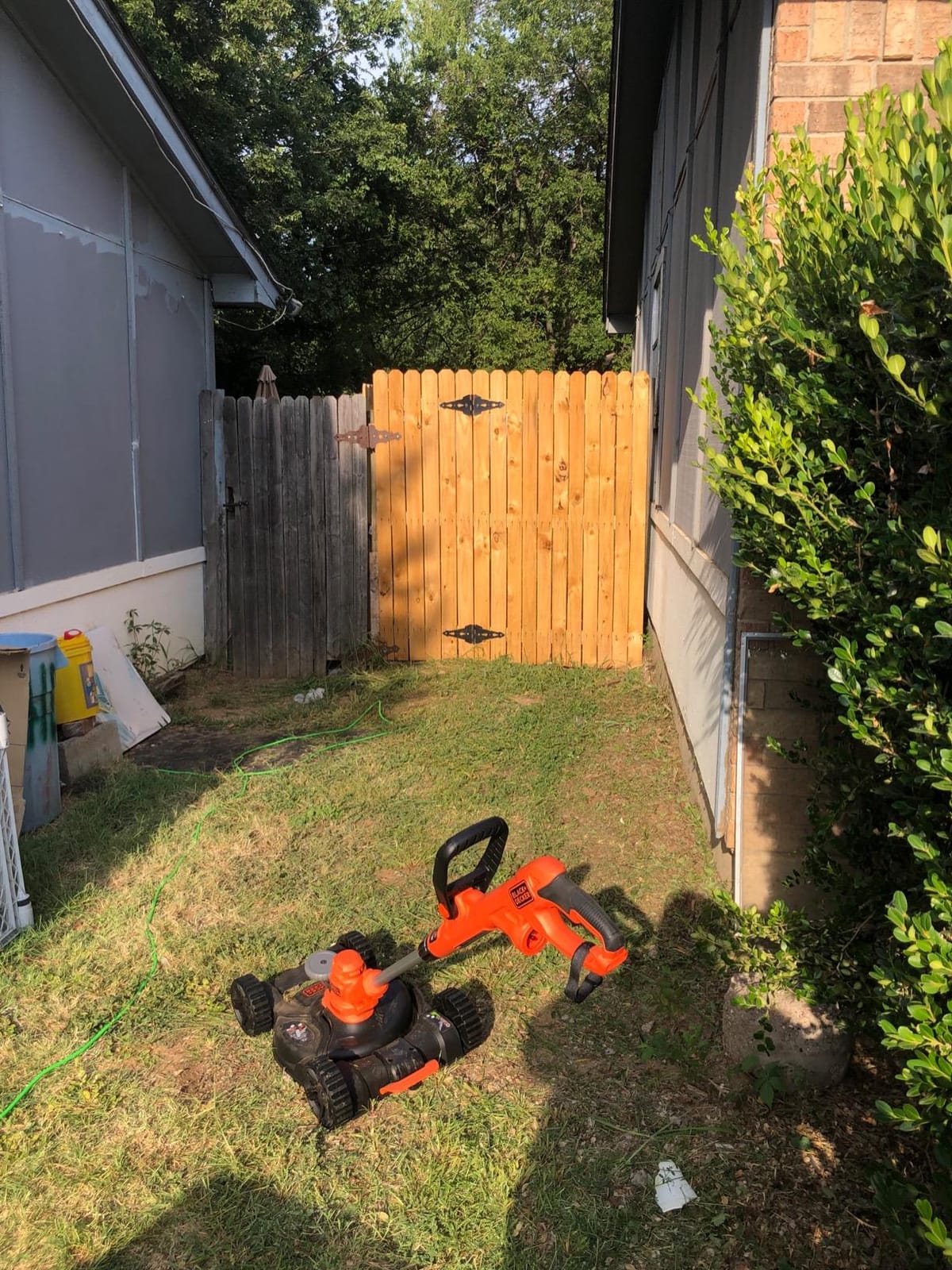 BLACK+DECKER Electric Lawn Mower, Weed Eater and Edger 3-in-1 Combo, Corded 12-Inch 6.5 Amp Electric Weed Wacker and Compact Push Mower (BESTA512CM) customer photo 2
