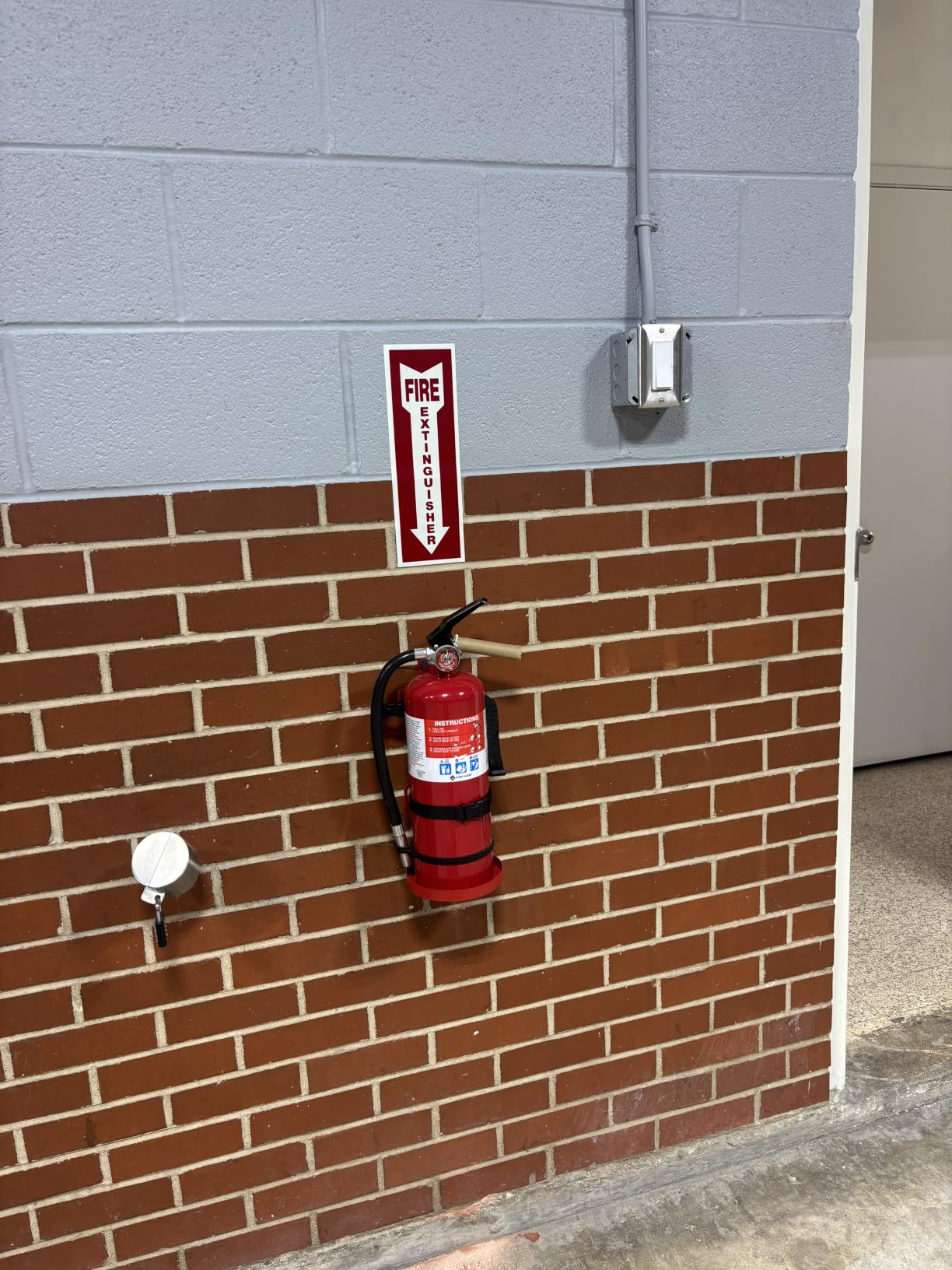 First Alert Fire Extinguisher, Heavy Duty for Home & Commercial Use customer photo 1