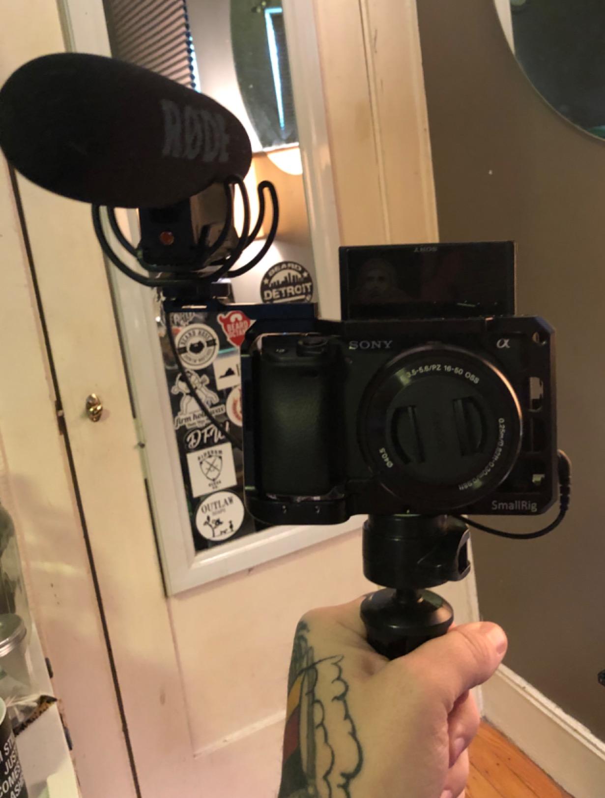 SmallRig Aluminum Alloy Camera Cage Rig for Sony A6400/A6100/A6300/A6500 customer photo 1