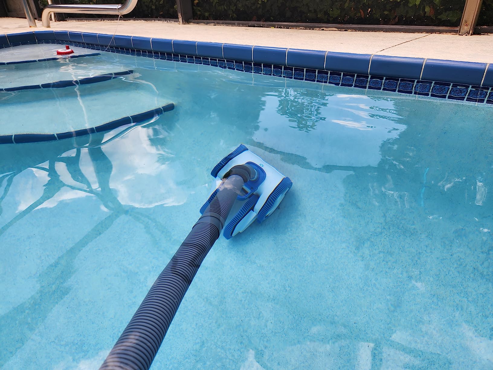 Hayward AquaNaut 400 Suction Pool Cleaner, Automatic Pool Vacuum (4 Wheel) customer photo 1