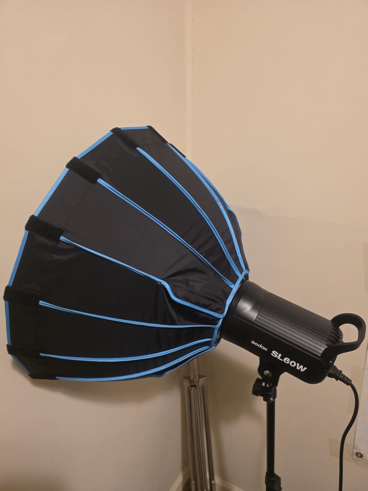 Godox SL60W Kit with Soft Box Softbox (Special Design for SL-60W) 5600K Studio Continuous LED Video Light Lamp 5600K Bowens Mount for Video Recording,Wedding,Outdoor Shooting customer photo 2
