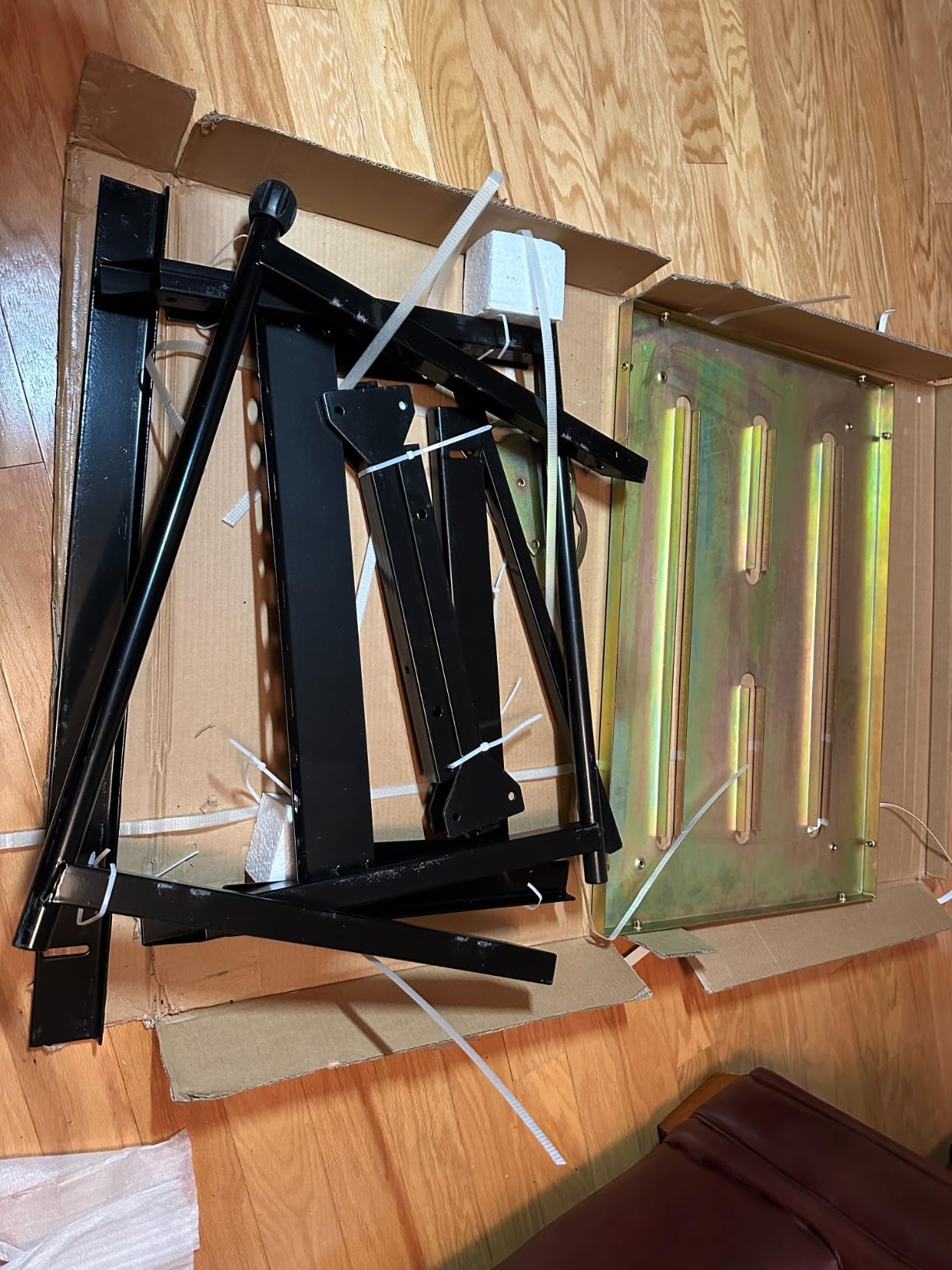 JEGS Adjustable Welding Table [350 lb. Capacity] customer photo 2