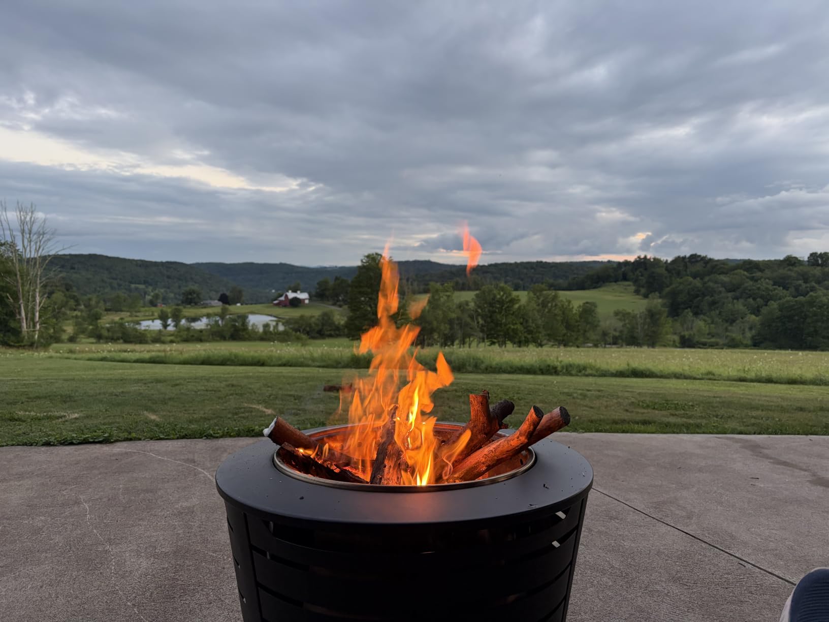 TIKI Patio Smokeless Fire Pit, 25 in Wood Burning Fire Pit with Cover customer photo 2