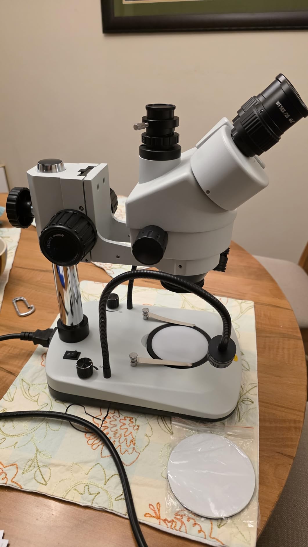 Swift S7-TGL-CA05 Trinocular Stereo Microscope, 7X-45X Zoom, WF10X Eyepieces, Gooseneck & Transmitted LED Lights, Pillar Stand, 110V customer photo 2