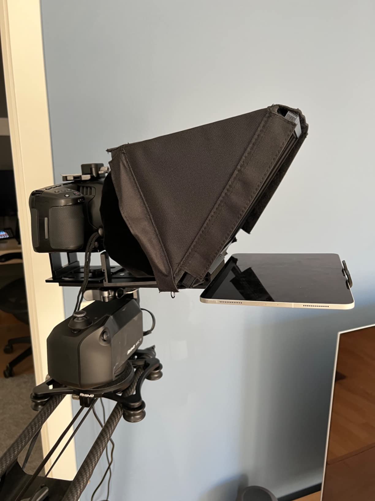 NEEWER X12 14 Inch Aluminum Alloy Teleprompter for iPad Tablet Phone Camera customer photo 2
