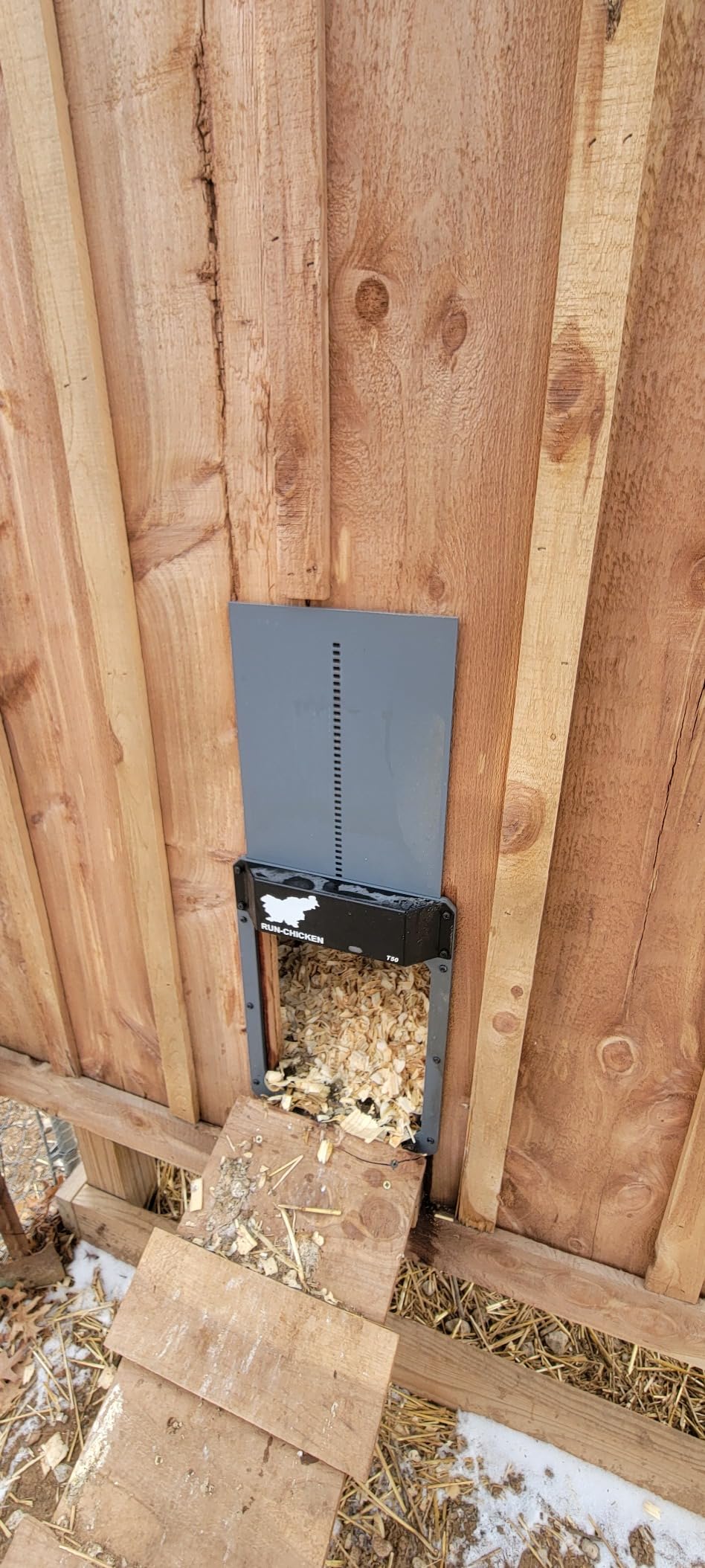 RUN-CHICKEN Door T50 – Automatic Chicken Coop Door Opener, Battery Powered & Weatherproof Aluminum, Smart App & Timer Control, Predator Proof, Easy Install, Reliable All-Season Performance (Gray) customer photo 1