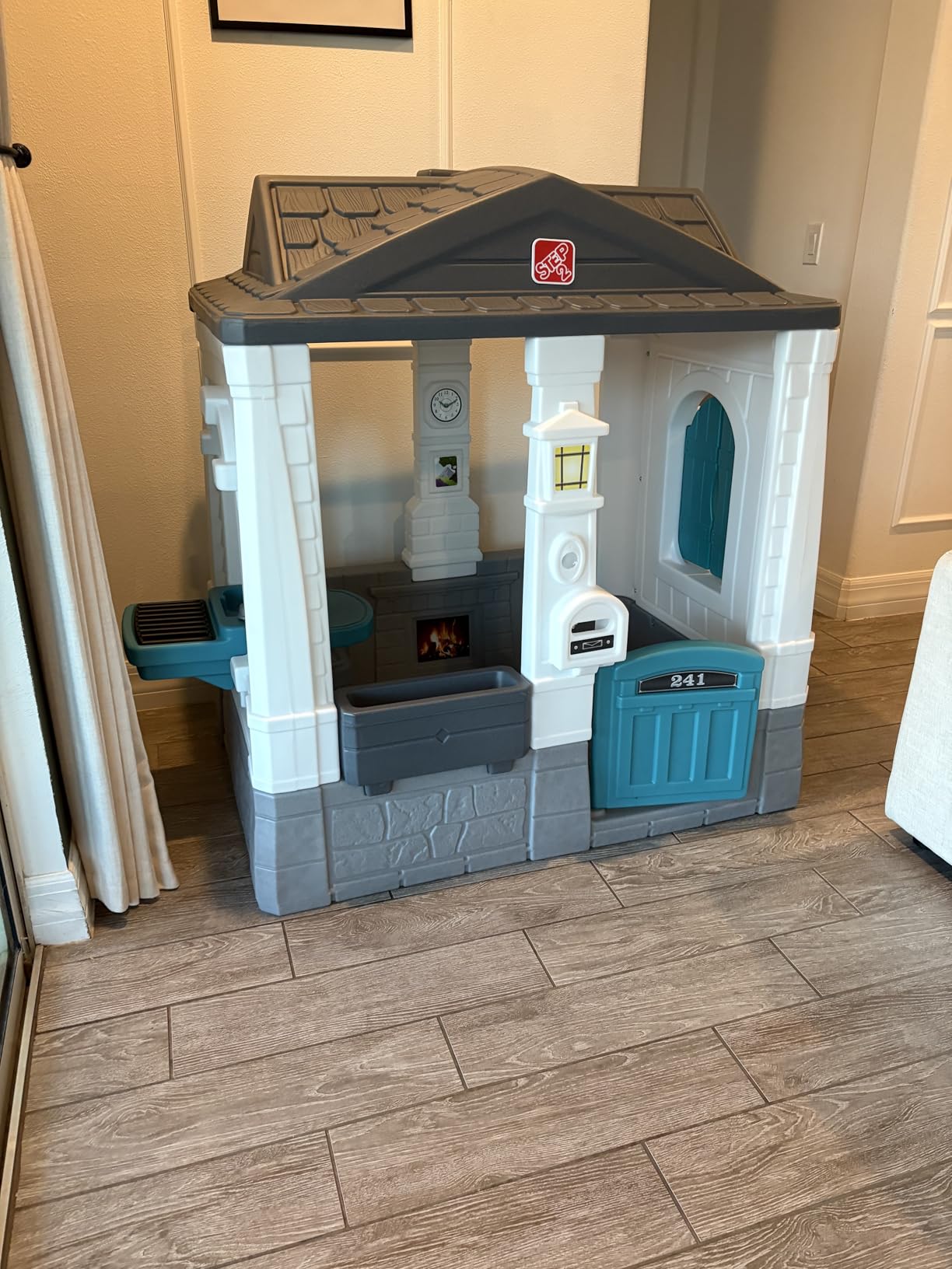 Step2 Neat & Tidy Cottage Kids Playhouse, Indoor and Outdoor Playset, Interactive Sounds, Toddlers 1.5+ Years Old, Easy to Assemble, Grey customer photo 2