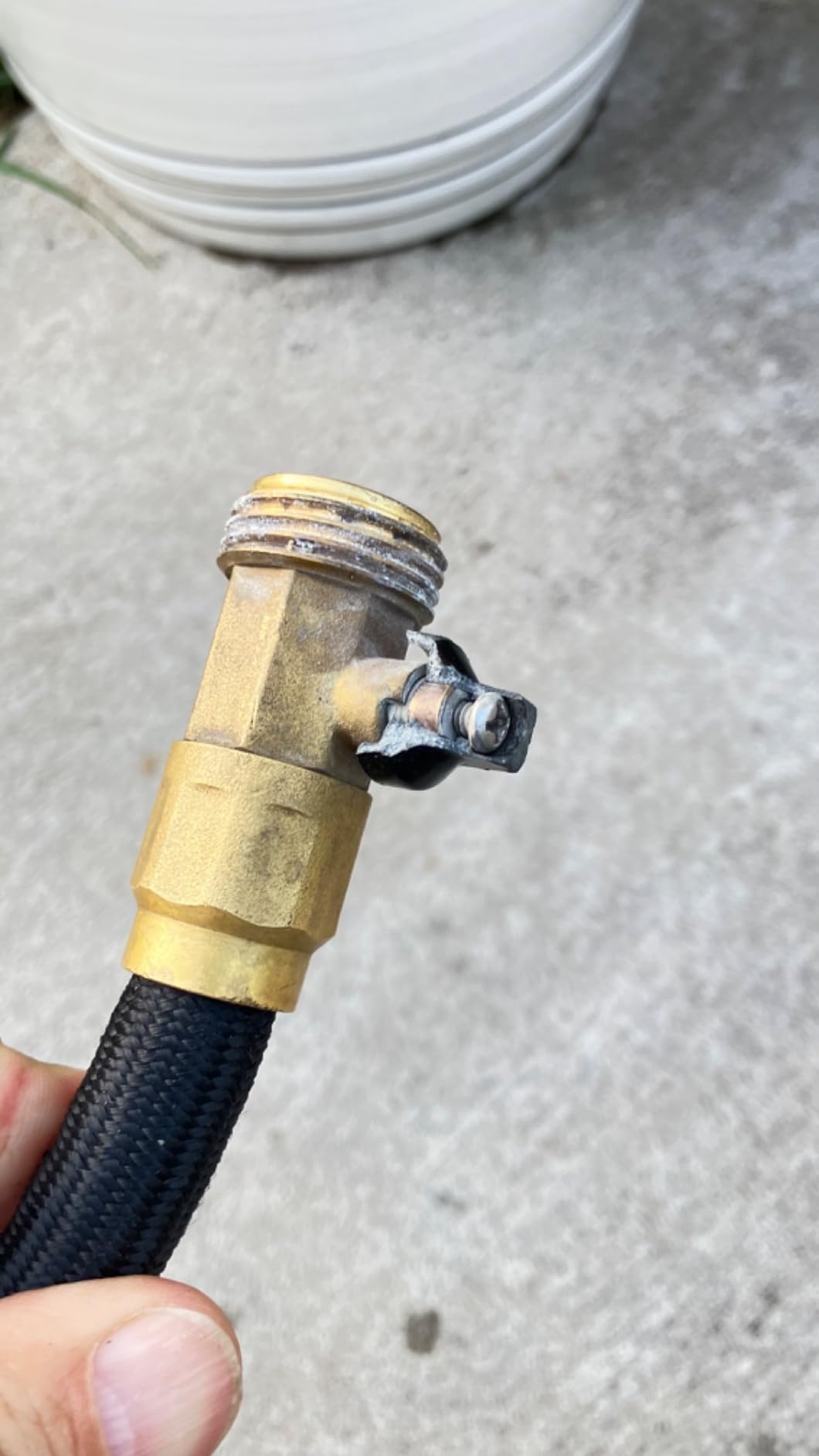 J&B XpandaHose 50ft Expandable Garden Hose- Heavy Duty Superior Strength 3750D - 4 -Layer Latex Core - Extra Strong Brass Connectors and Storage Bag (Black 50) customer photo 1