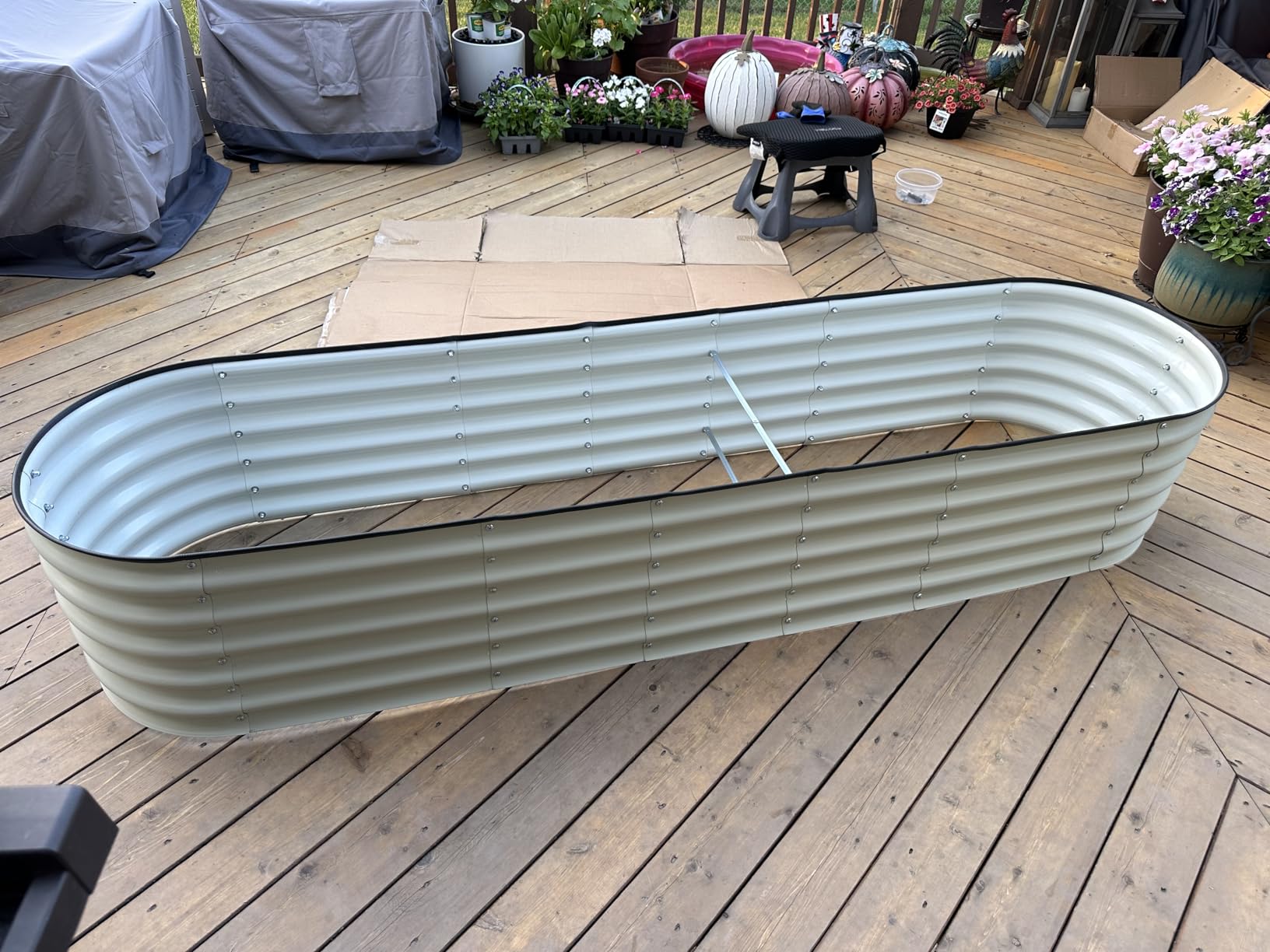 Kesfitt Raised Garden Bed, 6x3x1 FT Galvanized Steel Metal Raised Garden Bed, Oval Open-Bottom Design, 12-Inch Deep for Outdoor Vegetable & Herb Gardening, Silver customer photo 1
