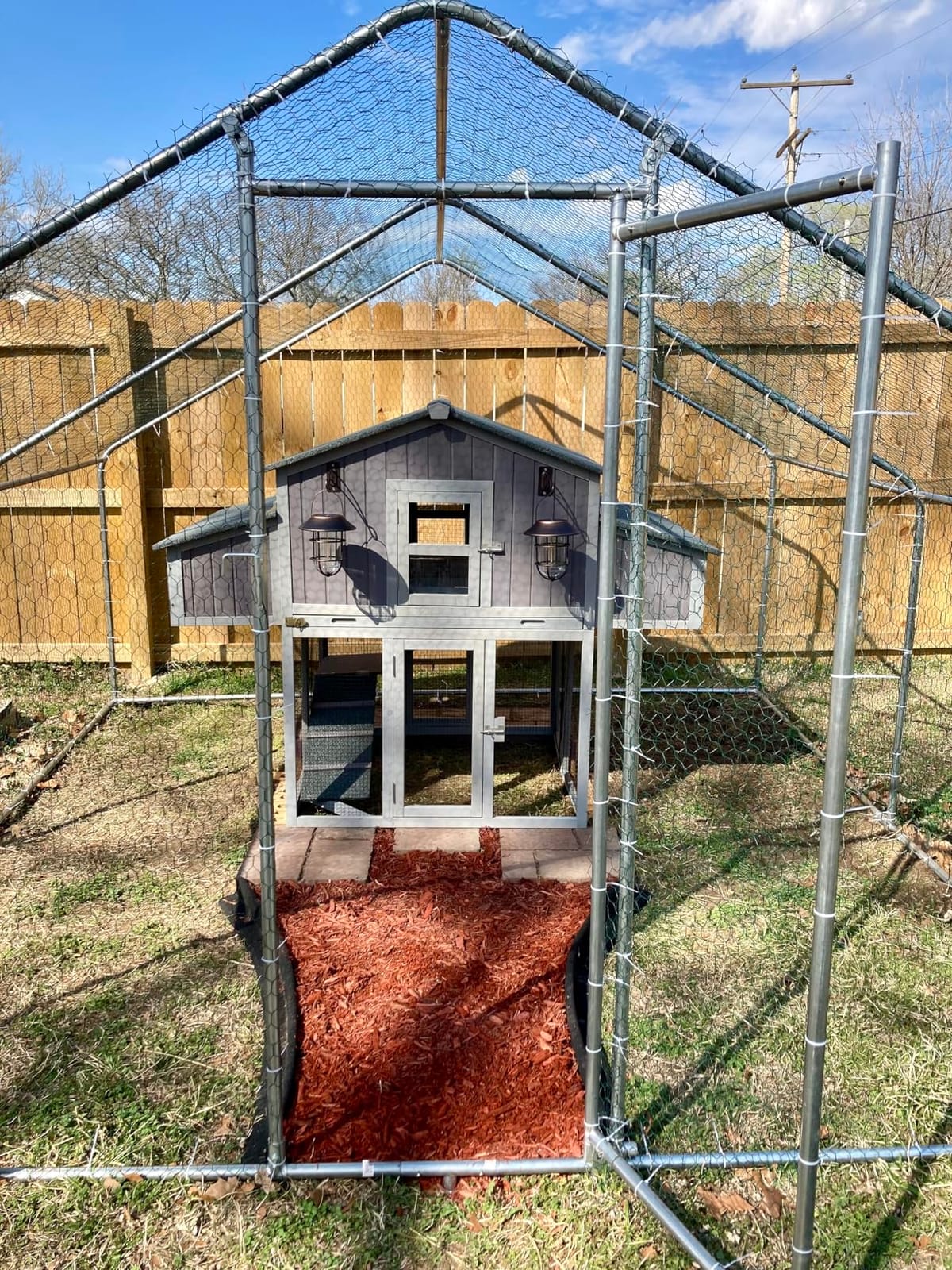 GUTINNEEN Large Chicken Coop for 4-6 Chickens, Movable Thickened Wooden Hen House on Wheels with Easy Clean Removable Tray & 2 Nesting Boxes, Extra Large Outdoor Duck Cage & Rabbit Hutch customer photo 1