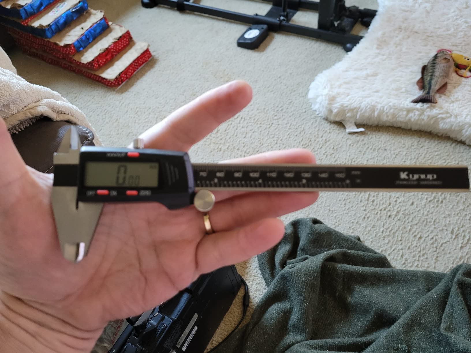 Kynup Digital Caliper, 6 Inch IP67 Waterproof Caliper Measuring Tool customer photo 2