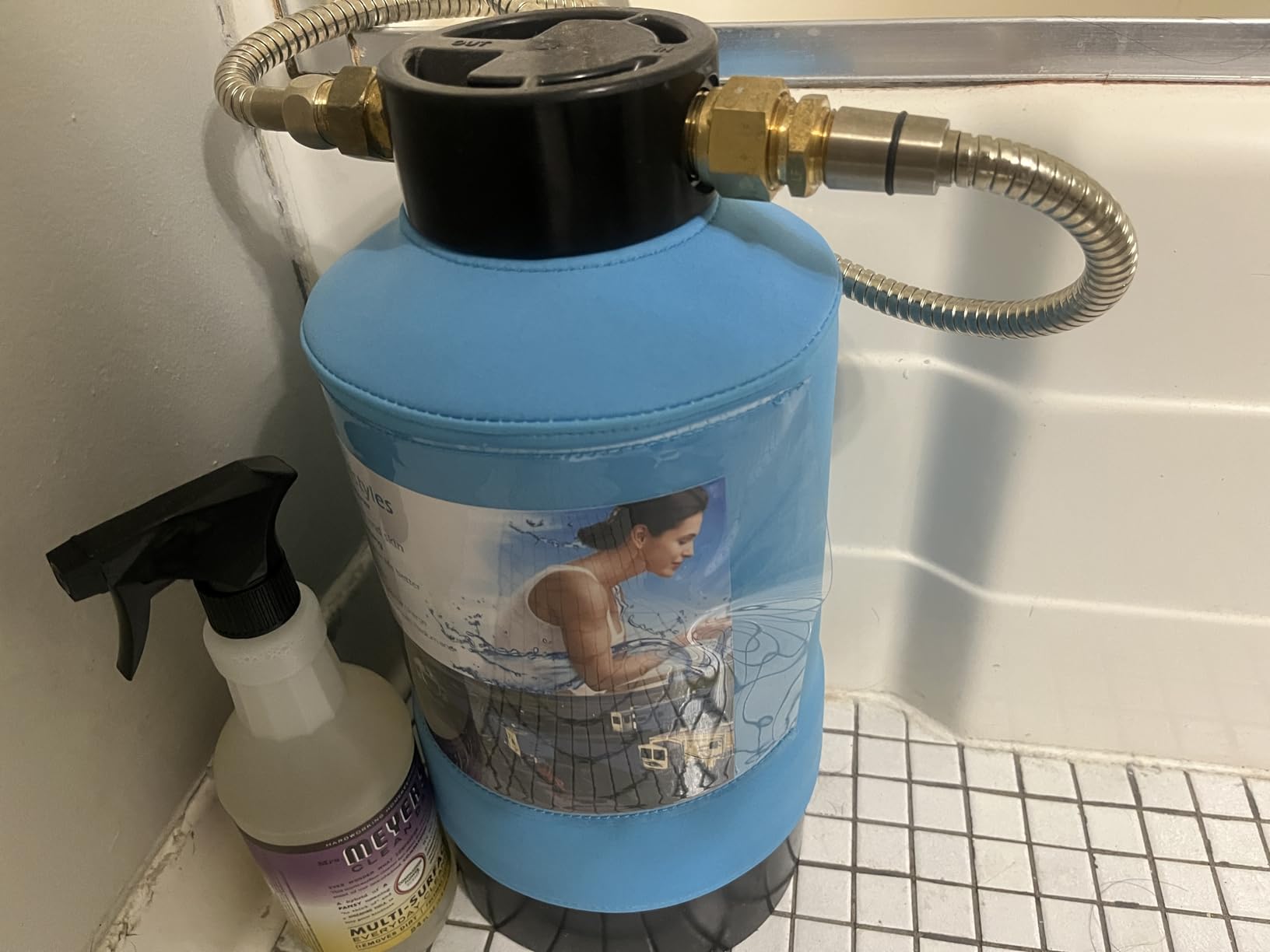 H&G lifestyles ‎Portable Water Softener for RV with Water Hose, Food-Grade Resin 3/4