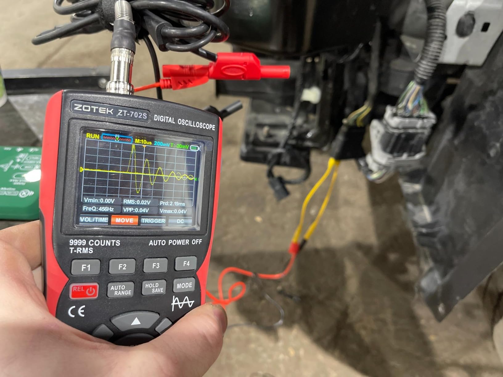 702S 2 in 1 Handheld Automotive Oscilloscope Multimeter - 10MHz Bandwidth 48MS/s Sampling Rate,Auto-Ranging 9999 Counts T-RMS Multimeter with Temperature Tester for Electronics Repair Test customer photo 1