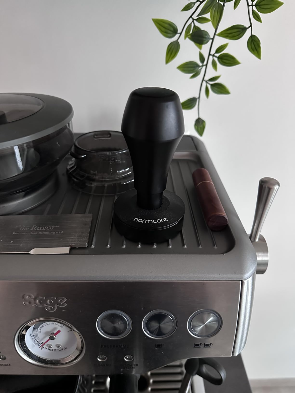 Normcore 58mm Coffee Tamper - V4 Spring-loaded Tamper with Stainless Steel Flat Base - 15lb / 25lb / 30lbs Replacement Springs - Anodized Aluminum Handle and Stand - Fits 58mm Standard Baskets customer photo 2