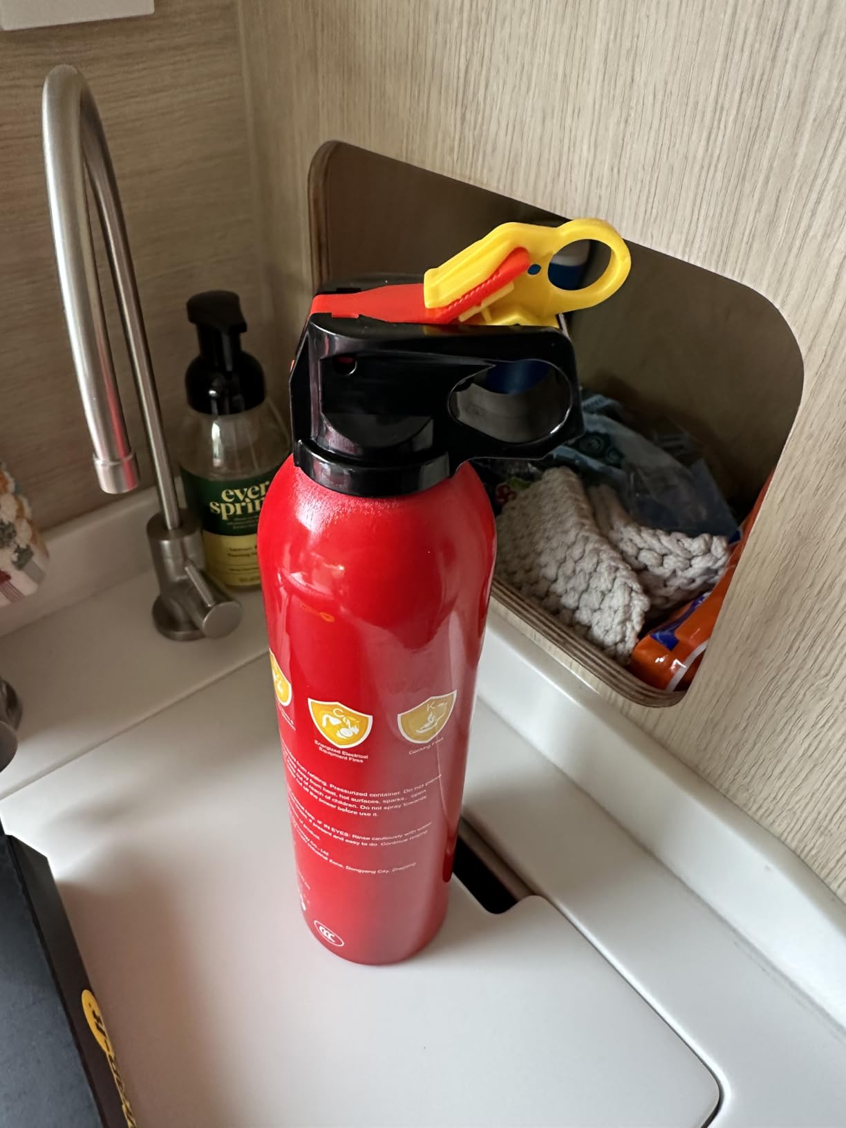 Portable Fire Extinguisher | 4-in-1 Small Fire Extinguisher for Home, Garage, Kitchen, Car | For Electric, Textile and Grease Fires | Non-Toxic, Easy Clean | Wall Mount Incl (1 pack) customer photo 2