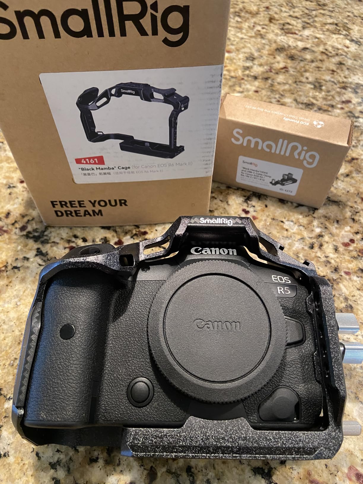 SmallRig“Black Mamba”Camera Cage for Canon R6 Mark II and R6 Mark III,Quick Release Plate for Arca-Type, Film Movie Making Camera Video Cage with Shoe Mount, 1/4''-20 & 3/8''-16 Threaded Holes customer photo 2