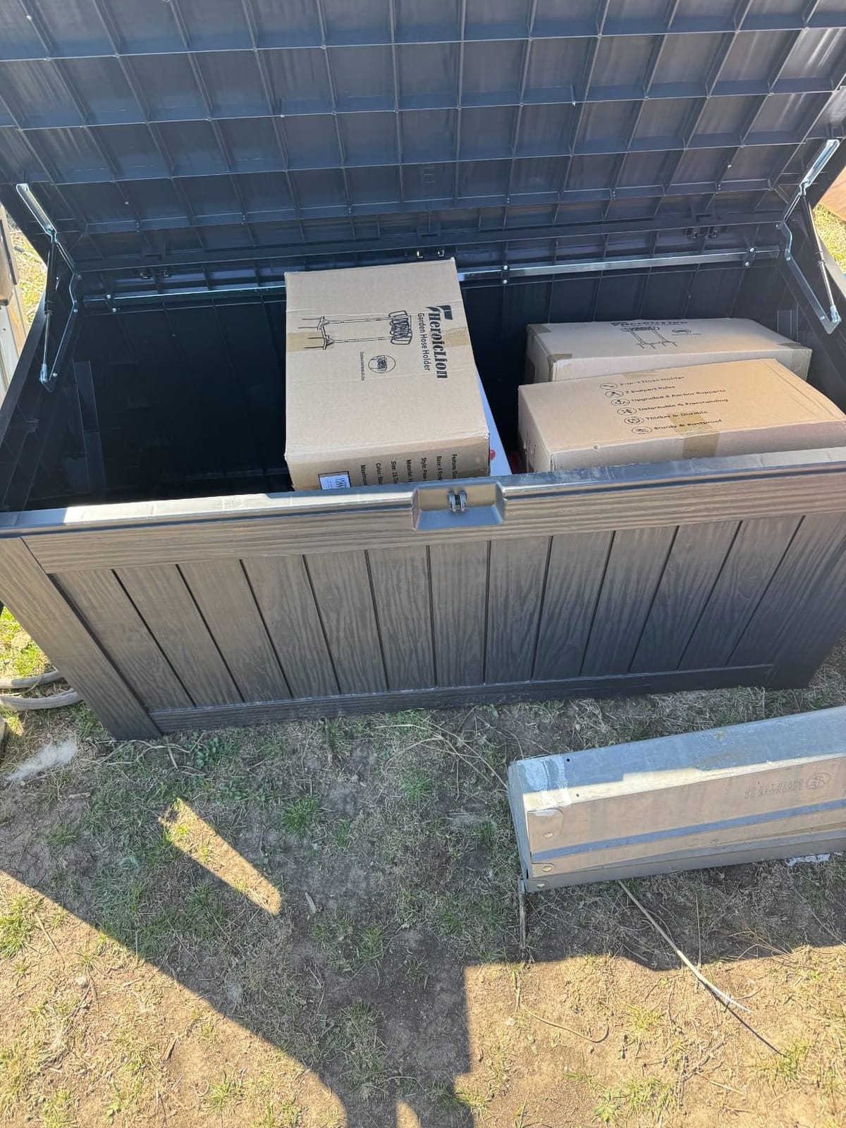 Devoko 100 Gallon Deck Box Waterproof Outdoor Storage Box with Cushion customer photo 1