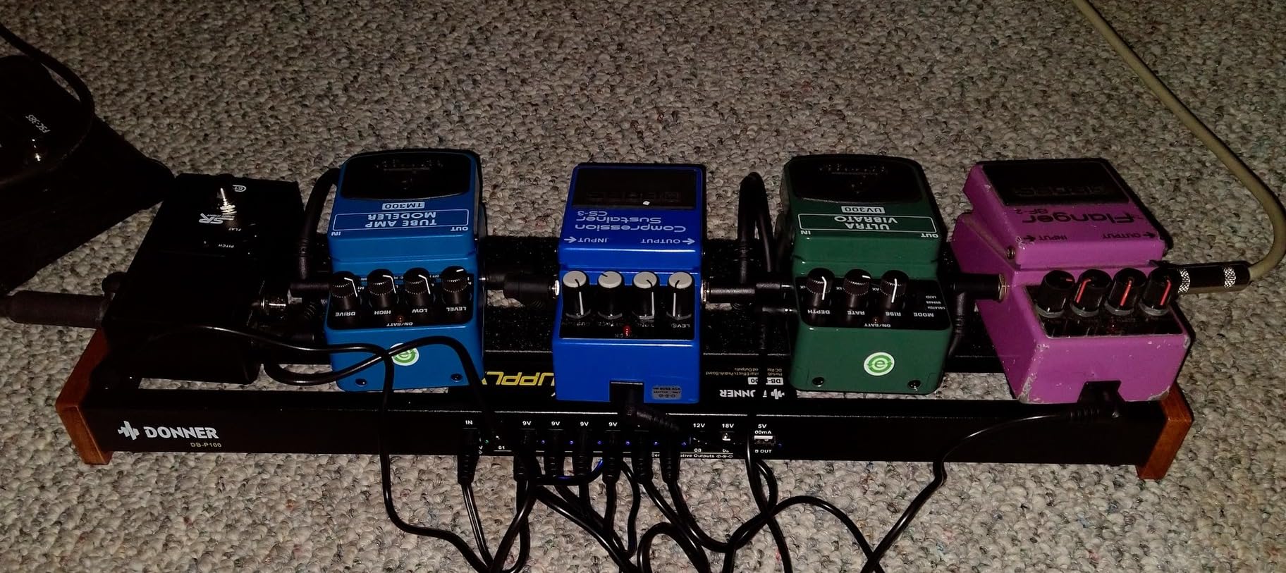Donner Guitar Pedal Board with Built-in Power Supply customer photo 1