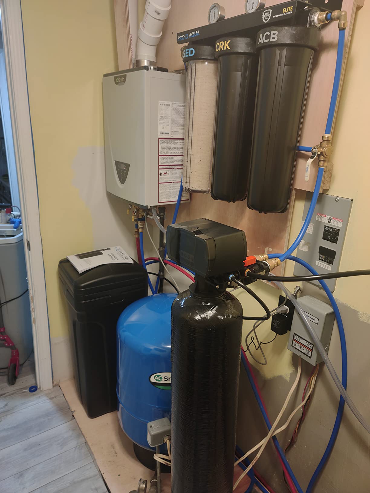 Aquasure Harmony Series 70,000 Grains Whole House Water Softener with Automatic Digital Metered Control Head | Fine Mesh Resin for Iron Removal, Reduces Hardness & Improves Water | for 4-6 bathrooms customer photo 2