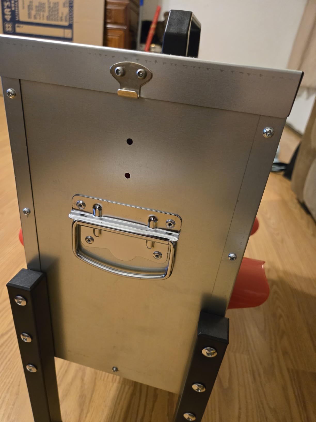‎Tgeyd 30 lb Chicken Feeder with 6 No-Waste Ports – Heavy-Duty Outdoor Metal Feeder with Adjustable Height, Locking Lid & Riveted Handles – Rustproof Feed Box for Poultry & Backyard Chickens customer photo 2