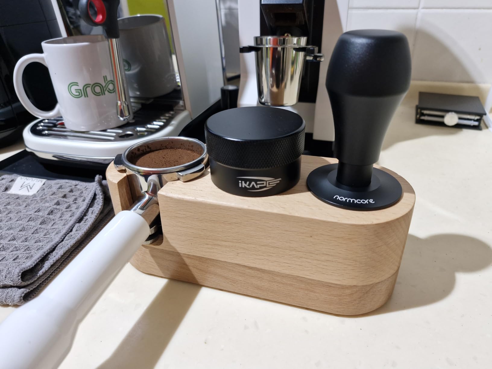 Normcore 58mm Coffee Tamper V4.1 with Click Feedback, Self-Leveling Spring-Loaded Design, 304 Stainless Steel Flat Base for 58mm Espresso Portafilters, Black Anodized Aluminum Handle customer photo 2