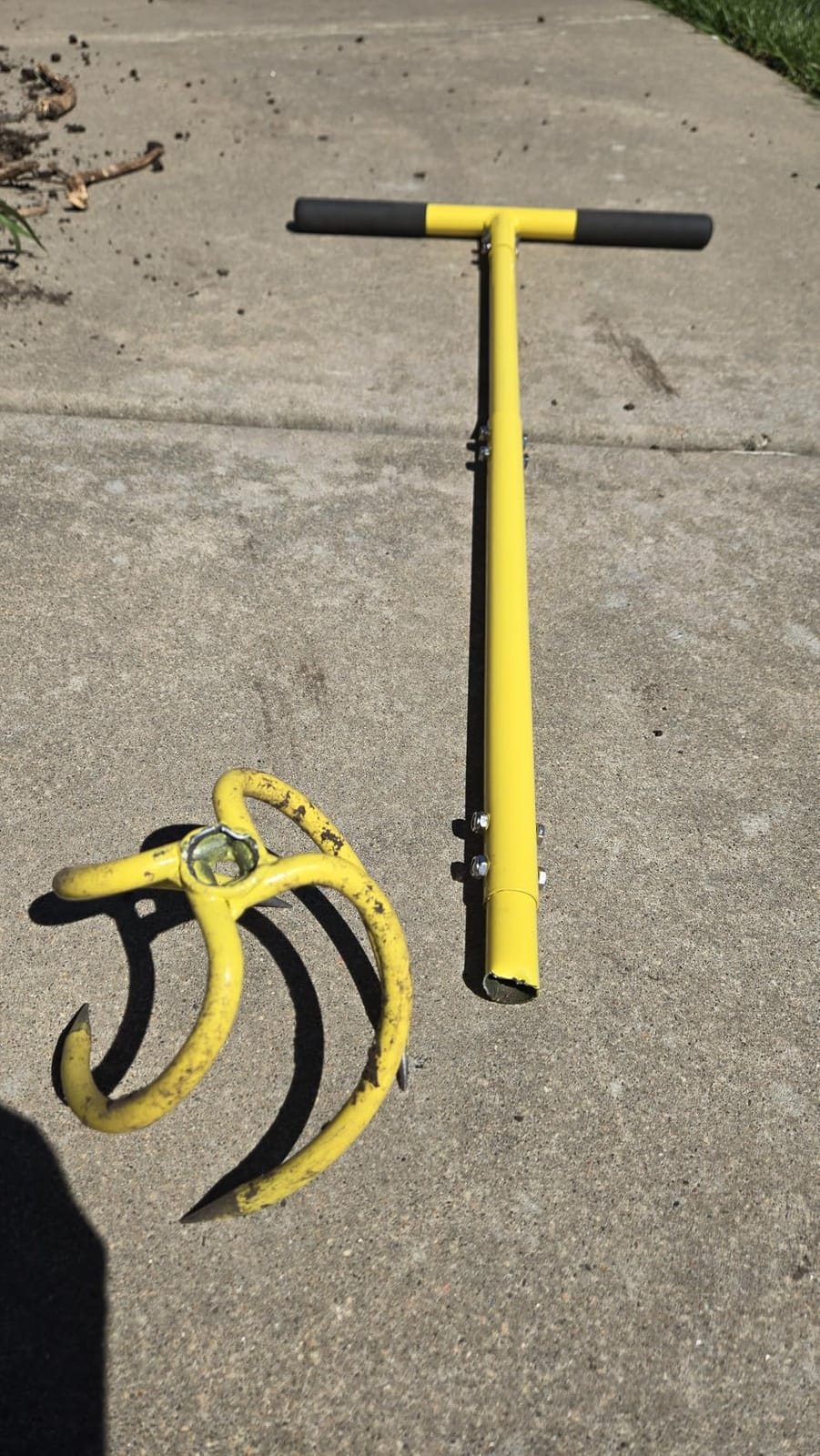 BARAYSTUS Hand Tiller, Twist Garden Claw Cultivator for Soil loosening customer photo 2