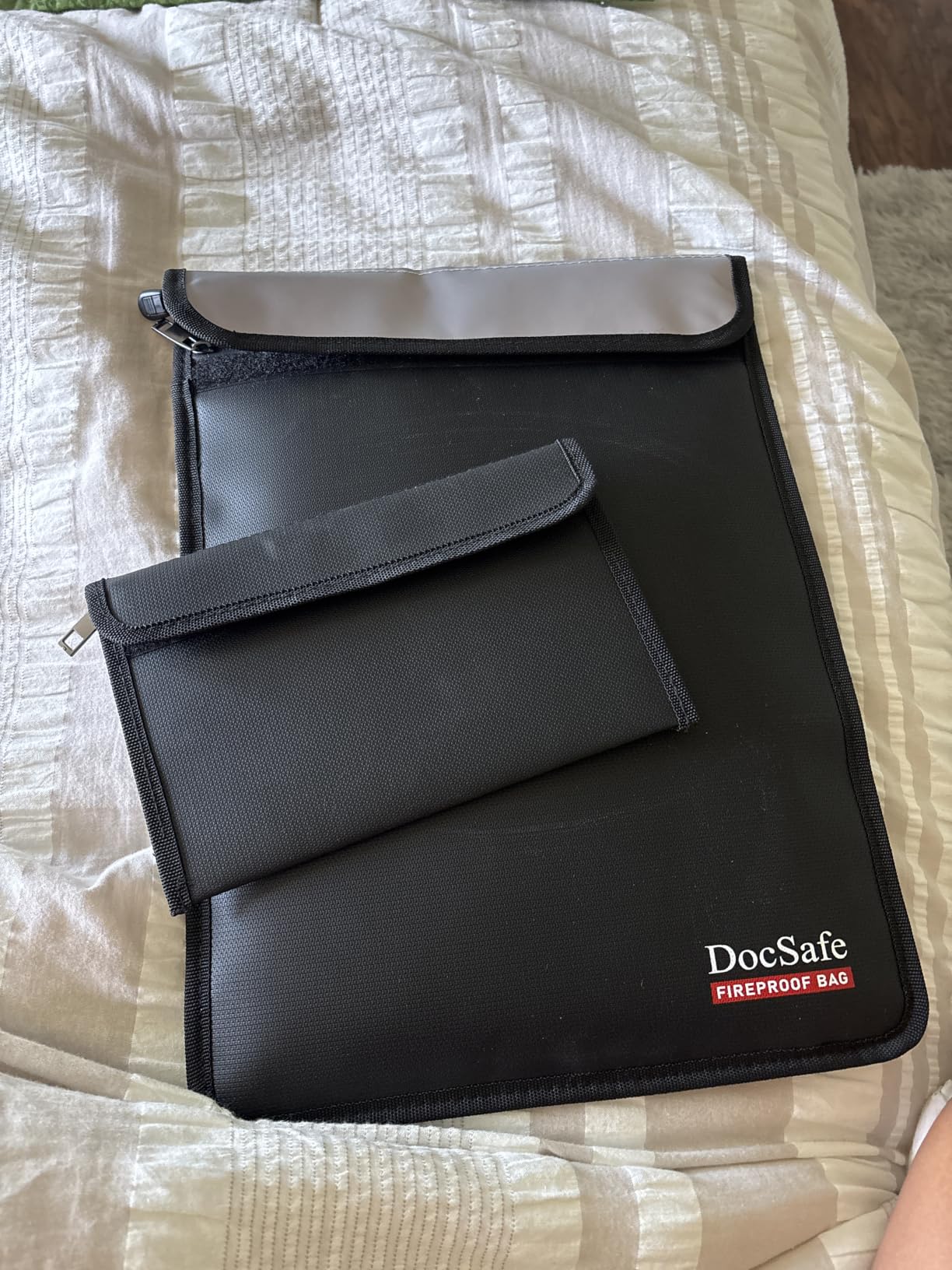 DocSafe Fireproof Document Bag (5200℉) with Fireproof Organizer Travel Case,Heat Insulated Fire&Water Resistant 8 Layers Safe Money Bag Storage for Important Documents,Cash,Power Bank,Valuables,Gray customer photo 2