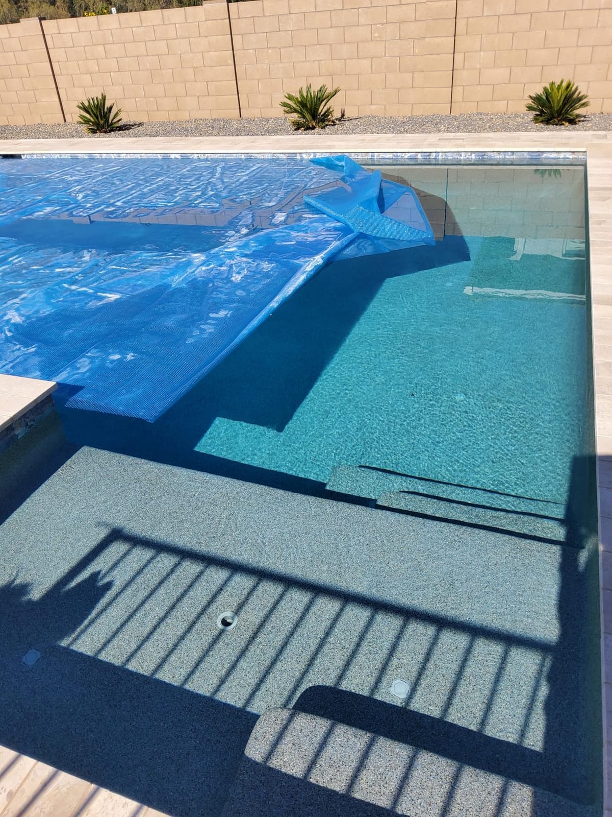 Goplus Solar Pool Cover, 12 x 24 FT Solar Blanket 12 Mil with Carrying Bag for In-Ground and Above-Ground Swimming Pools, Rectangle Hot Tub SPA Thermal Blanket, Blue Bubble customer photo 2