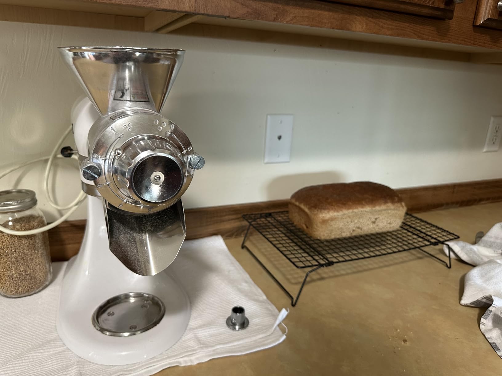 HOZODO Grain Mill Attachment for KitchenAid Stand Mixer, All Metal customer photo 1
