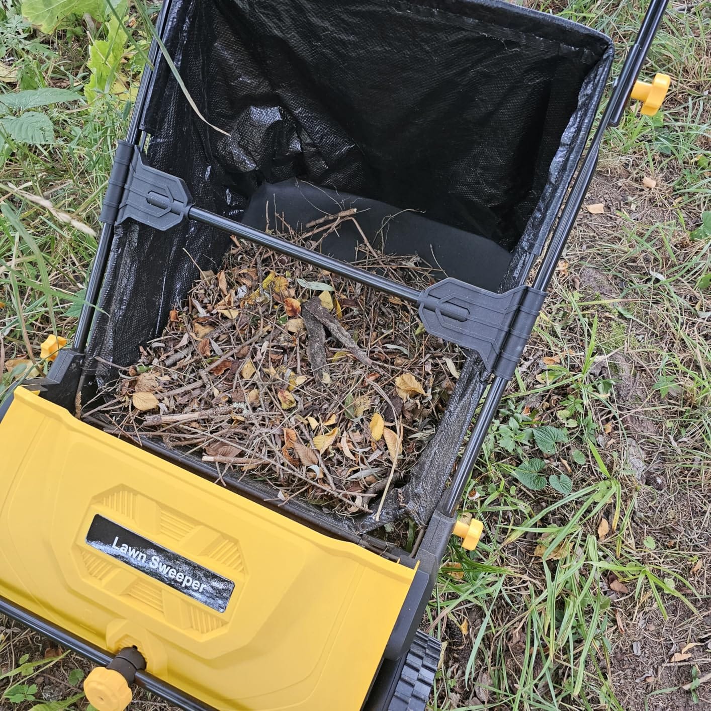22-Inch Push Lawn Sweeper, Leaf & Grass Collector for Clippings, Wet Leaves customer photo 2