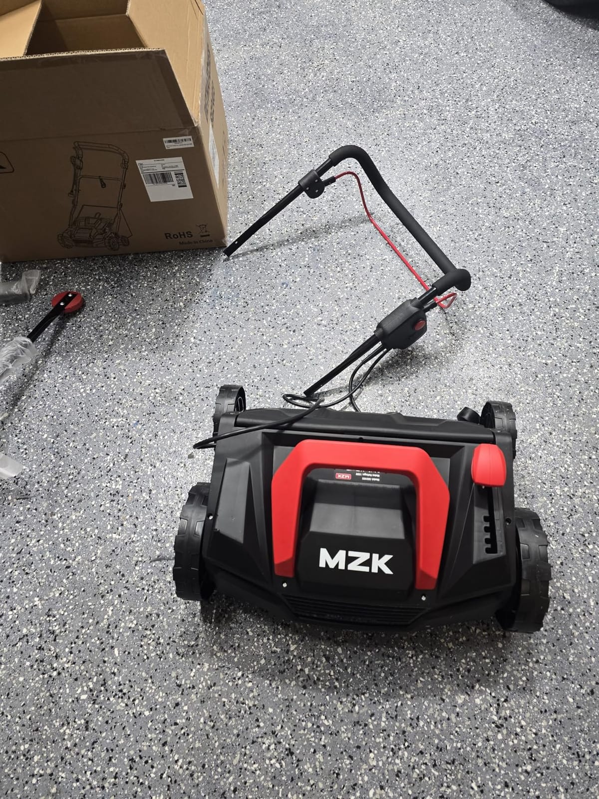 MZK Lawn Dethatcher Electric Scarifier with Bag,15In(RED) customer photo 1
